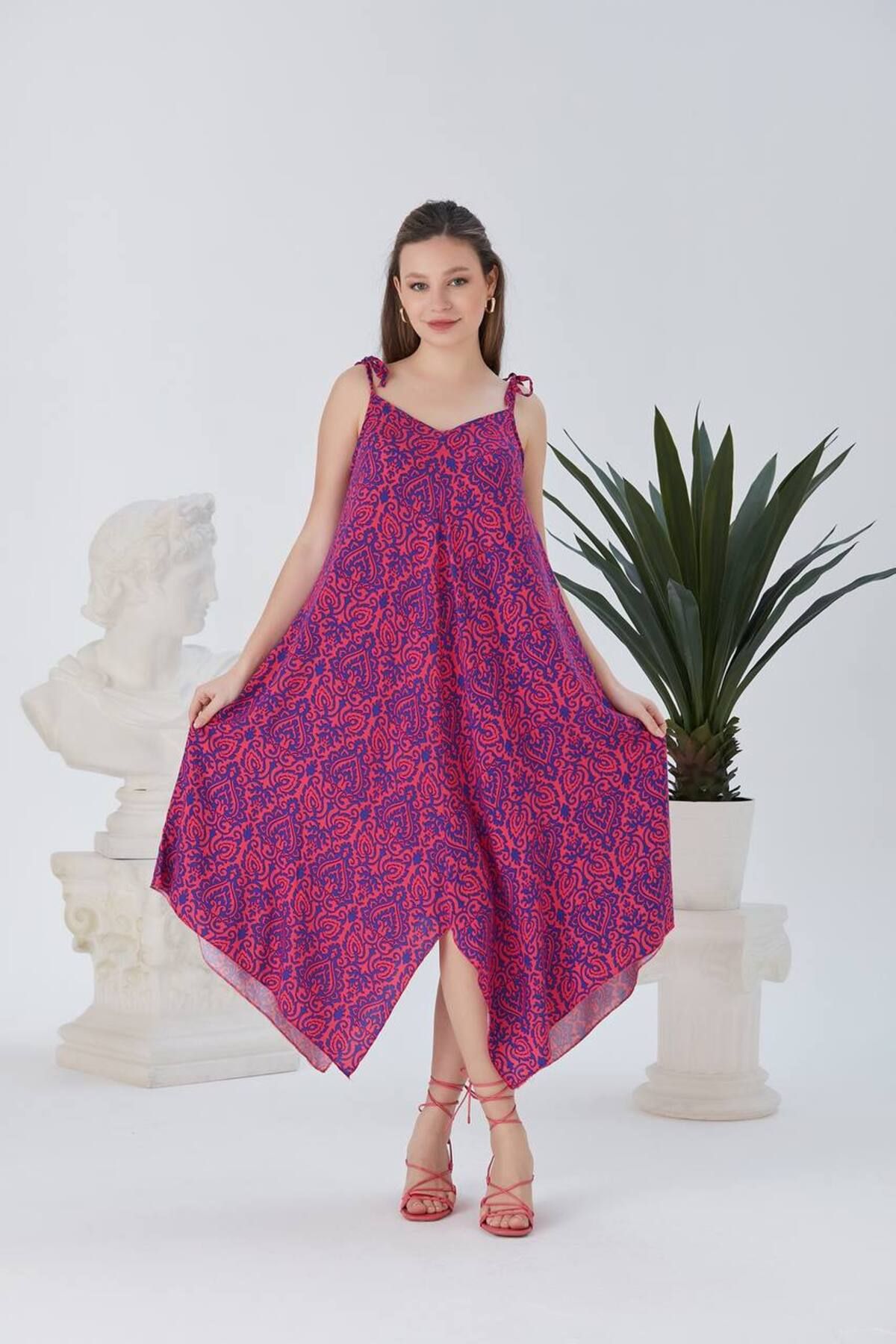 ZF BUTİK-Kleid mit Glockenschnitt und Kachelmuster für Damen mit Seilträgern 1