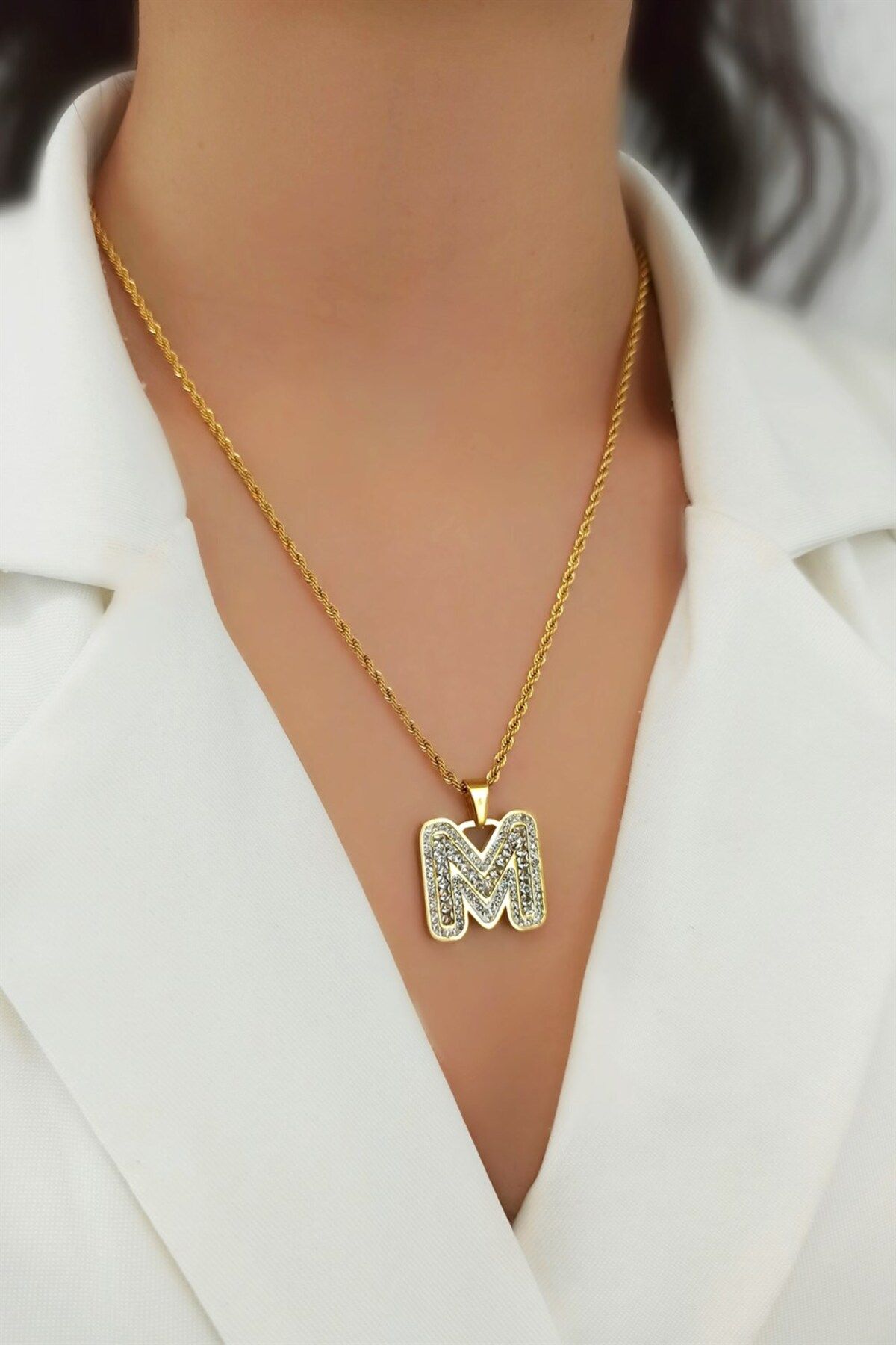 M shop chain necklace