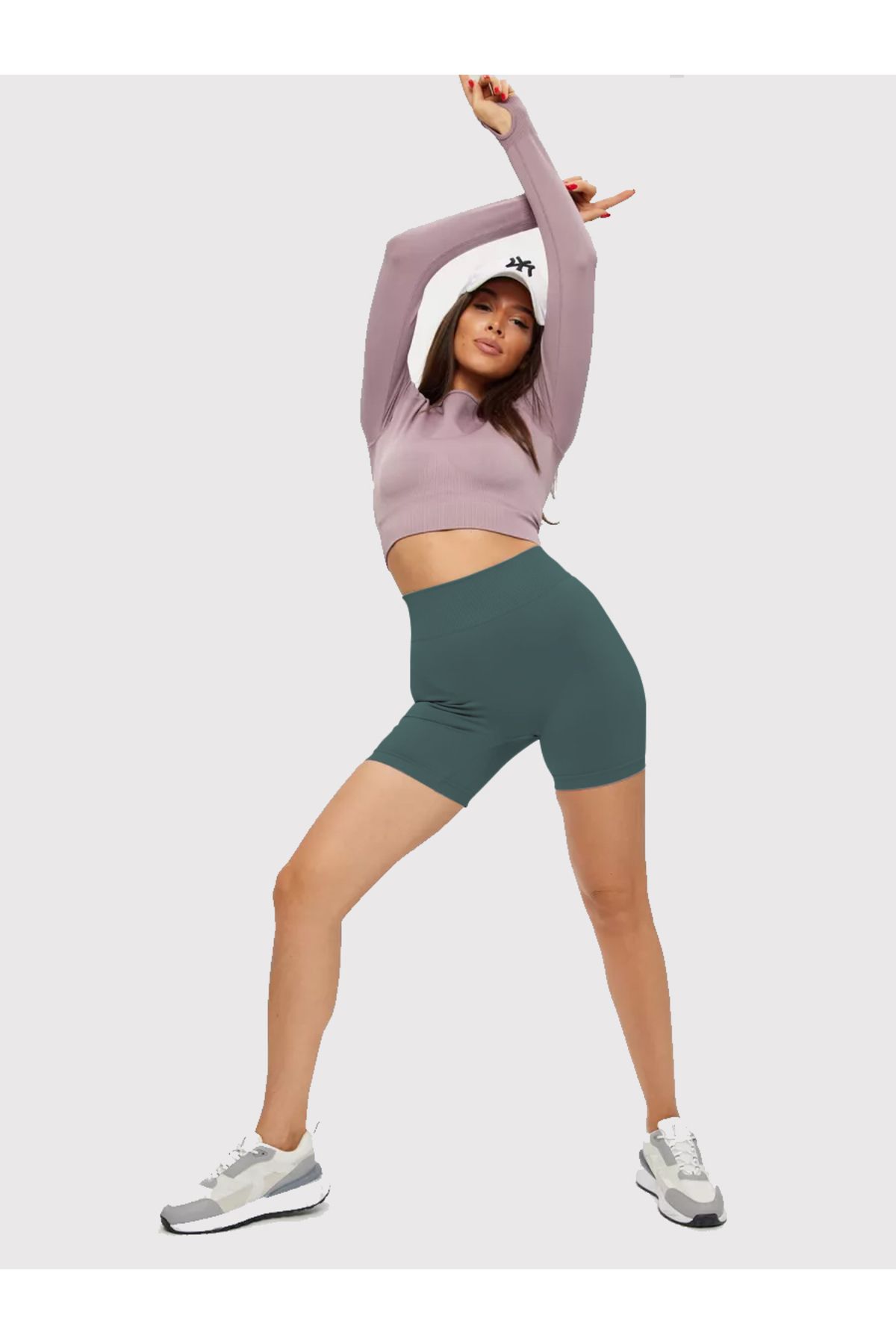 complete the look image
