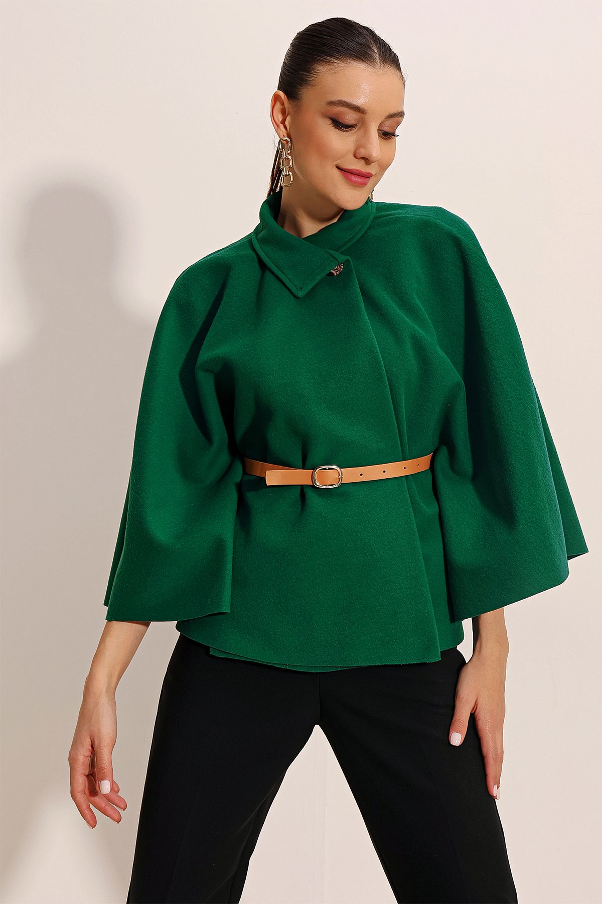 Bigdart-9134 Belted Stash Poncho - Emerald Green 1