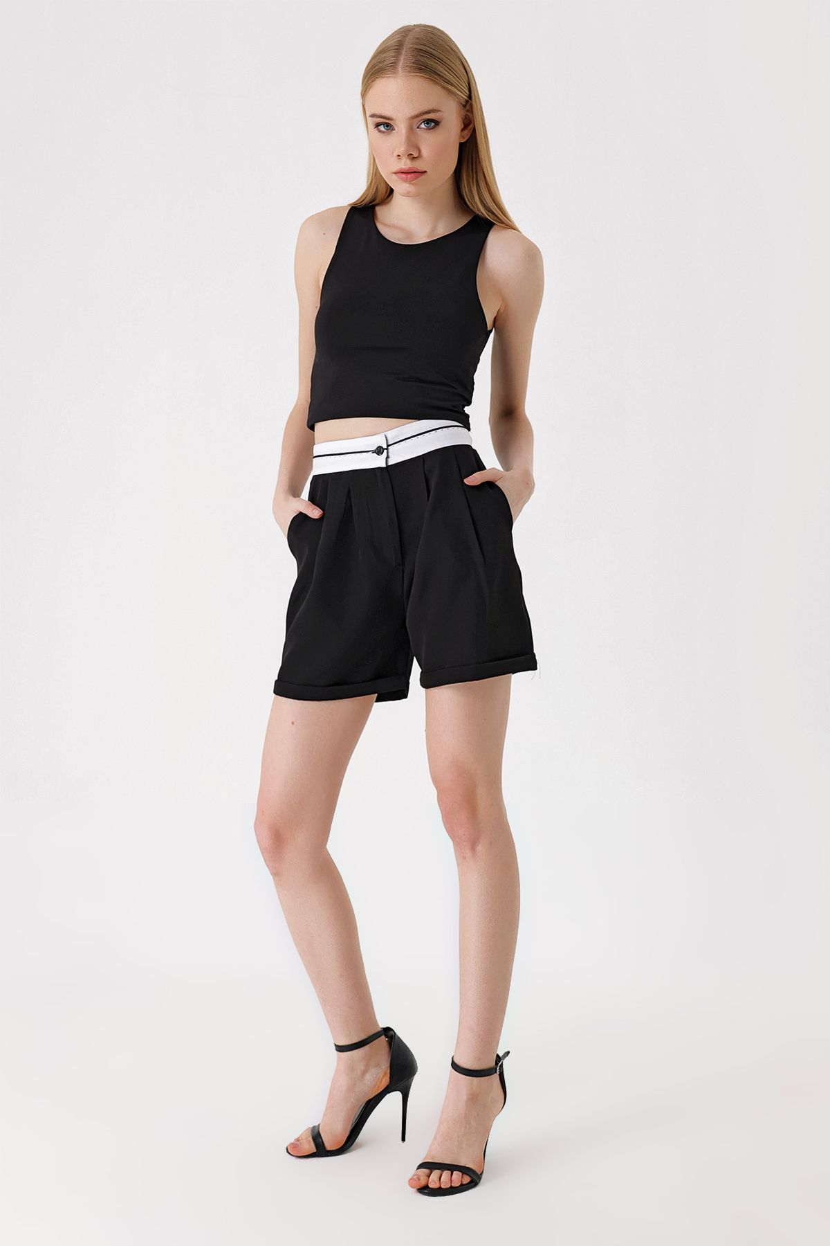 complete the look image