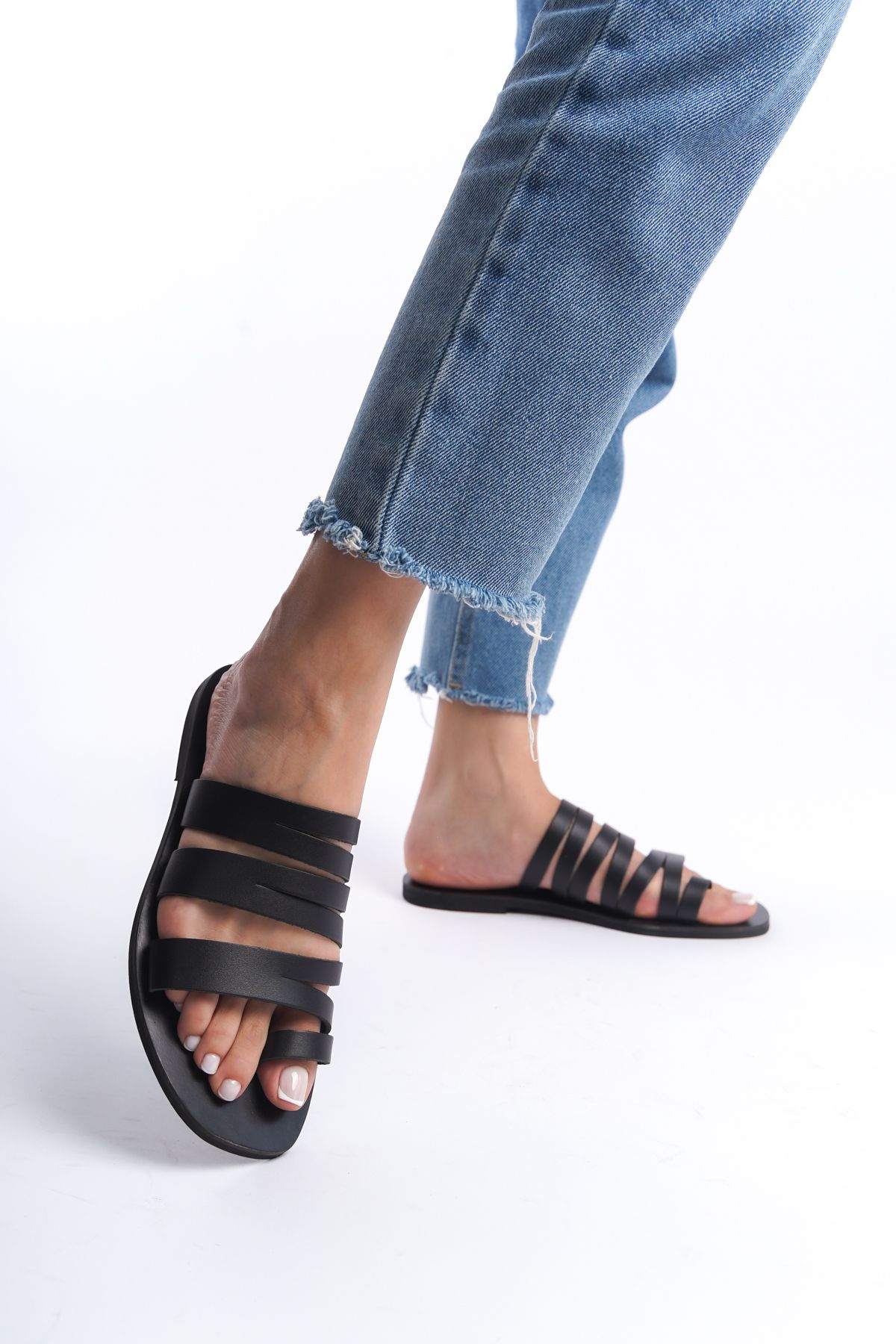 دمپایی سیاه زنانه چرمی واقعی M3401 DaphneSandals