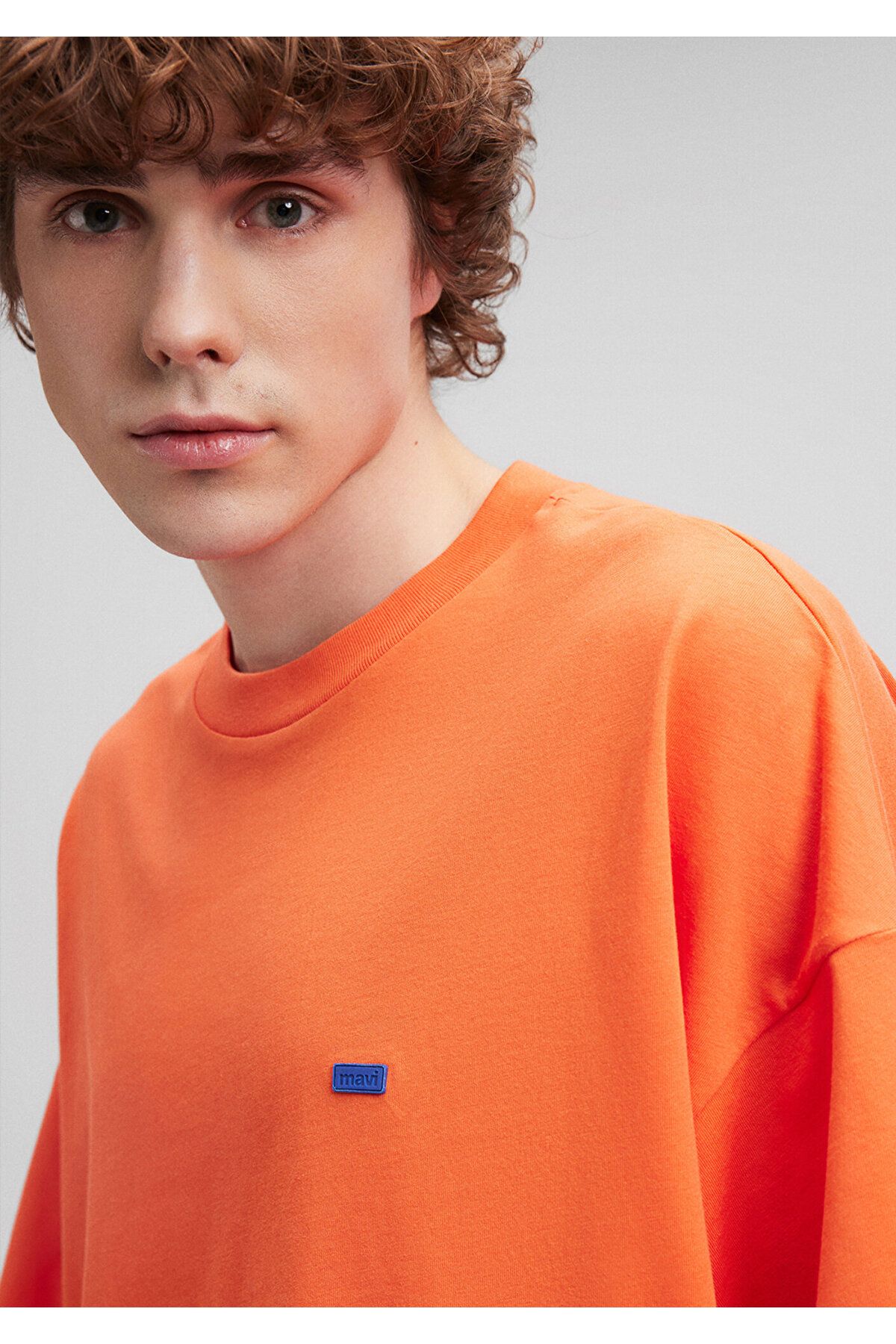 Mavi تی شرت نارنجی اساسی یقه دوچرخه بزرگ / بخش گسترده ای 06111931-70483
