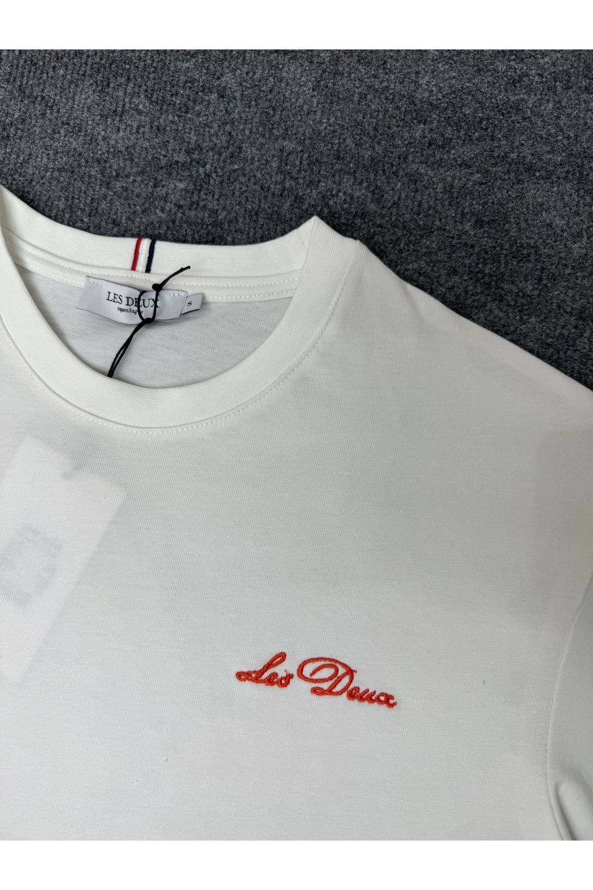 Deux t shirt clearance