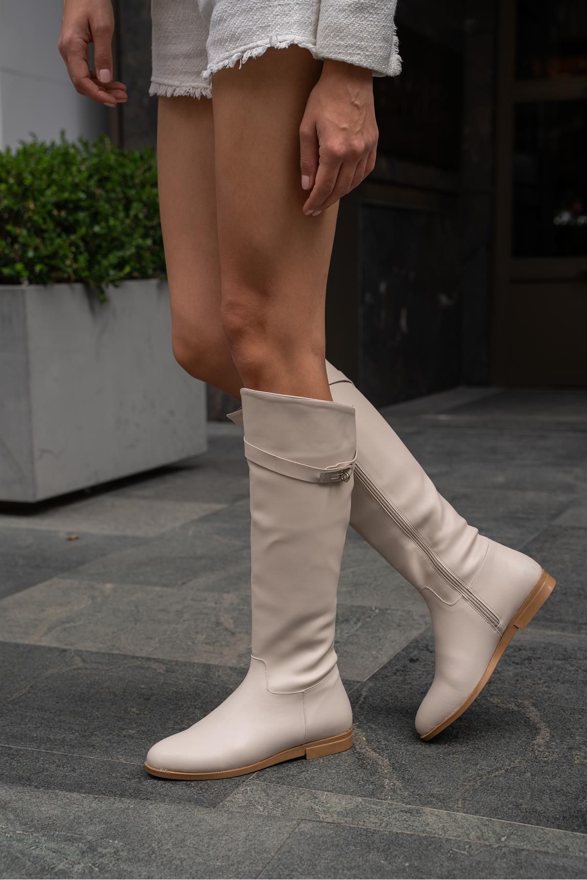 Beige flat boots 2025