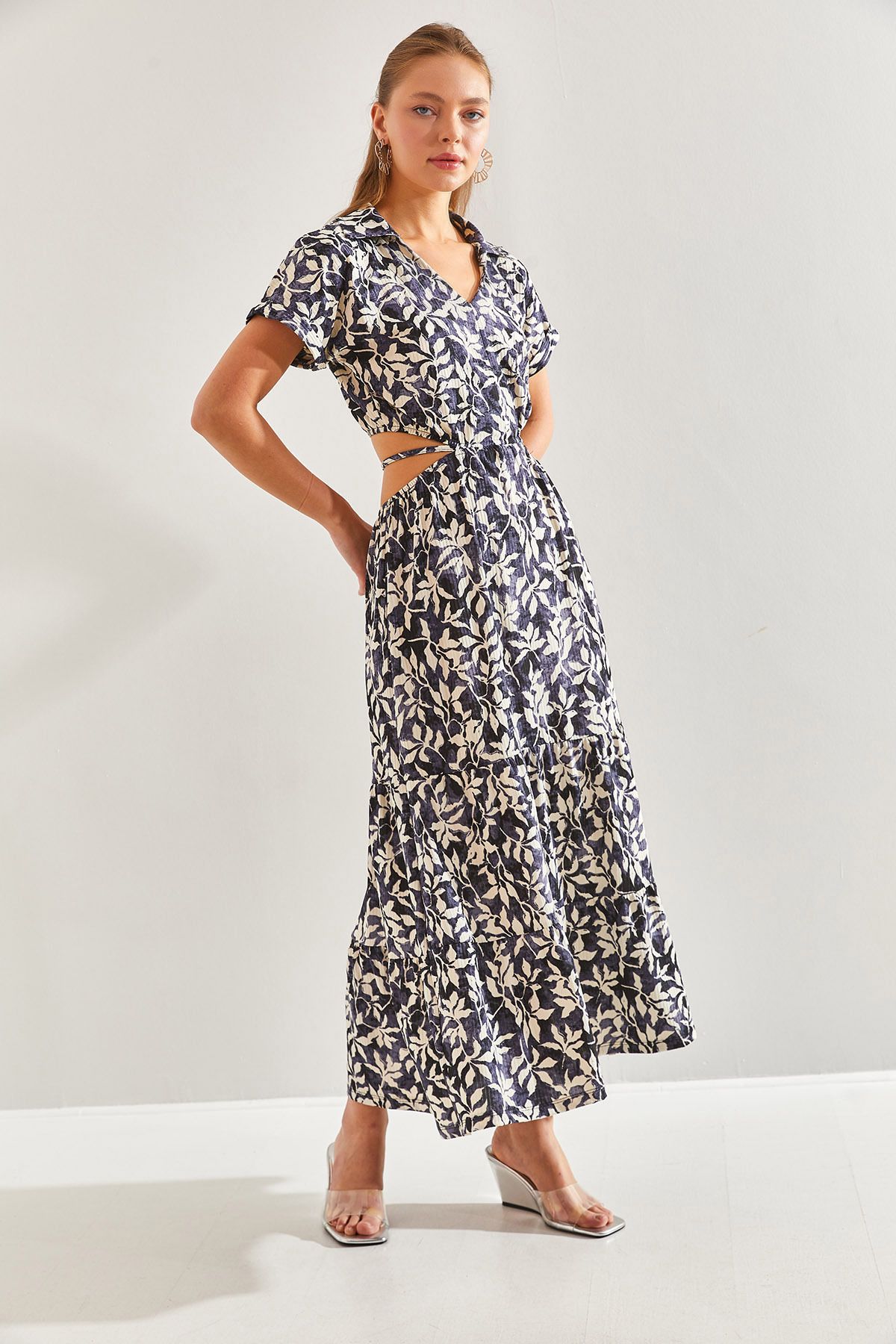 Bianco Lucci-Women's Low-cut Tie V-neck Dress60171016 5