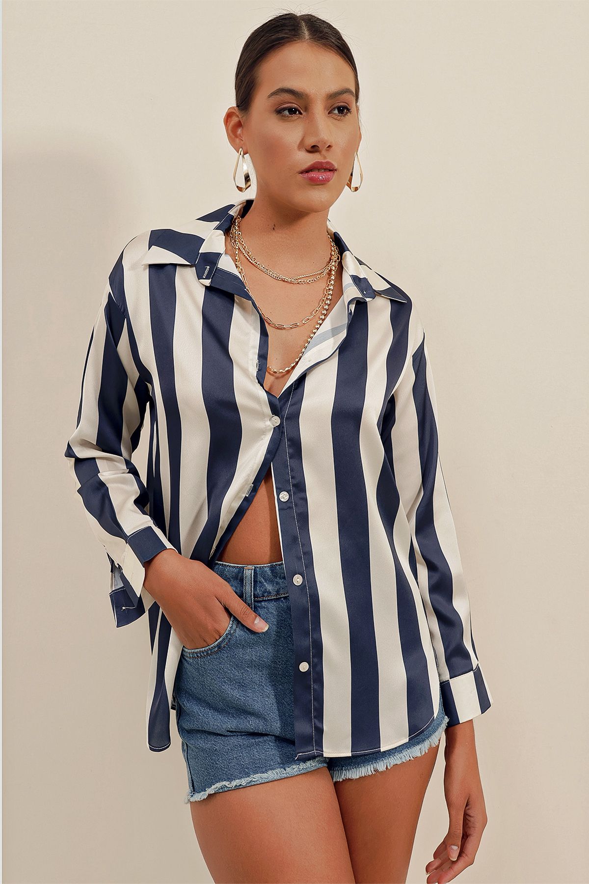 complete the look image
