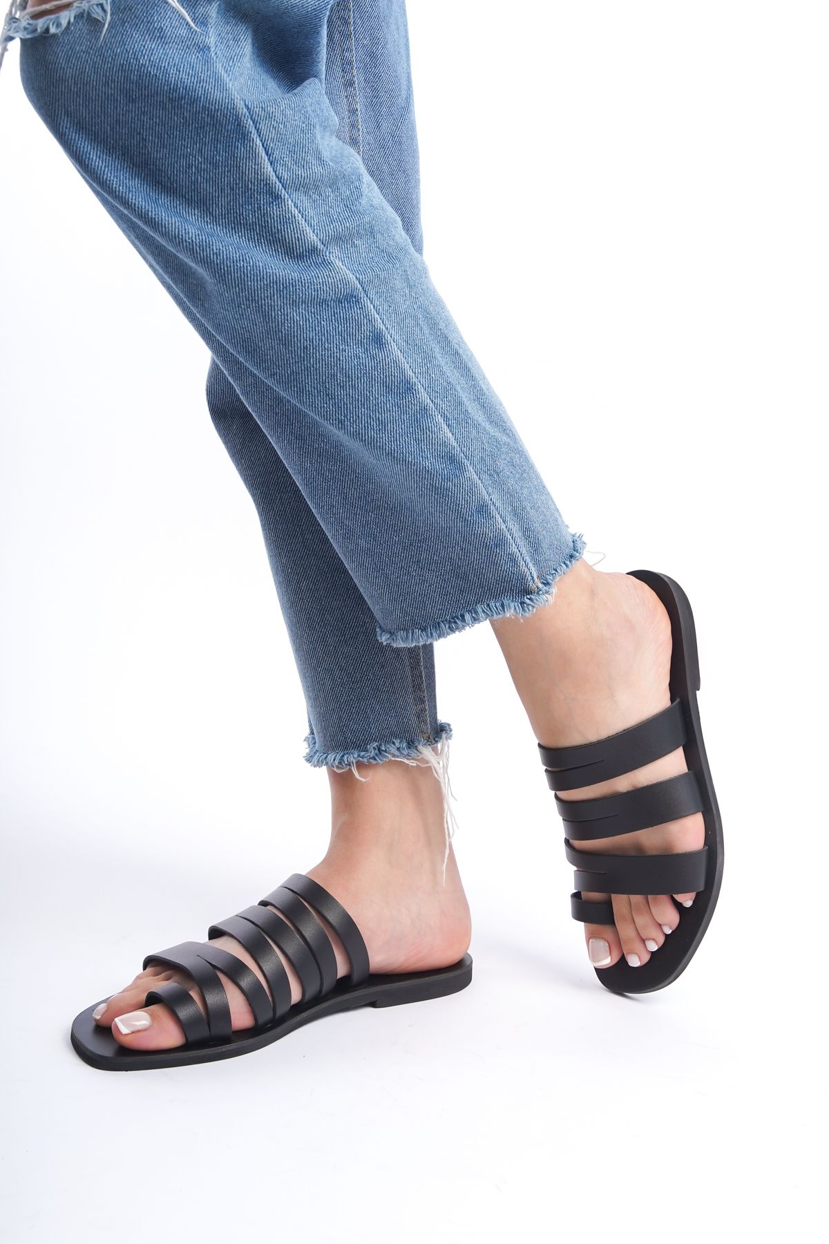 دمپایی سیاه زنانه چرمی واقعی M3401 DaphneSandals