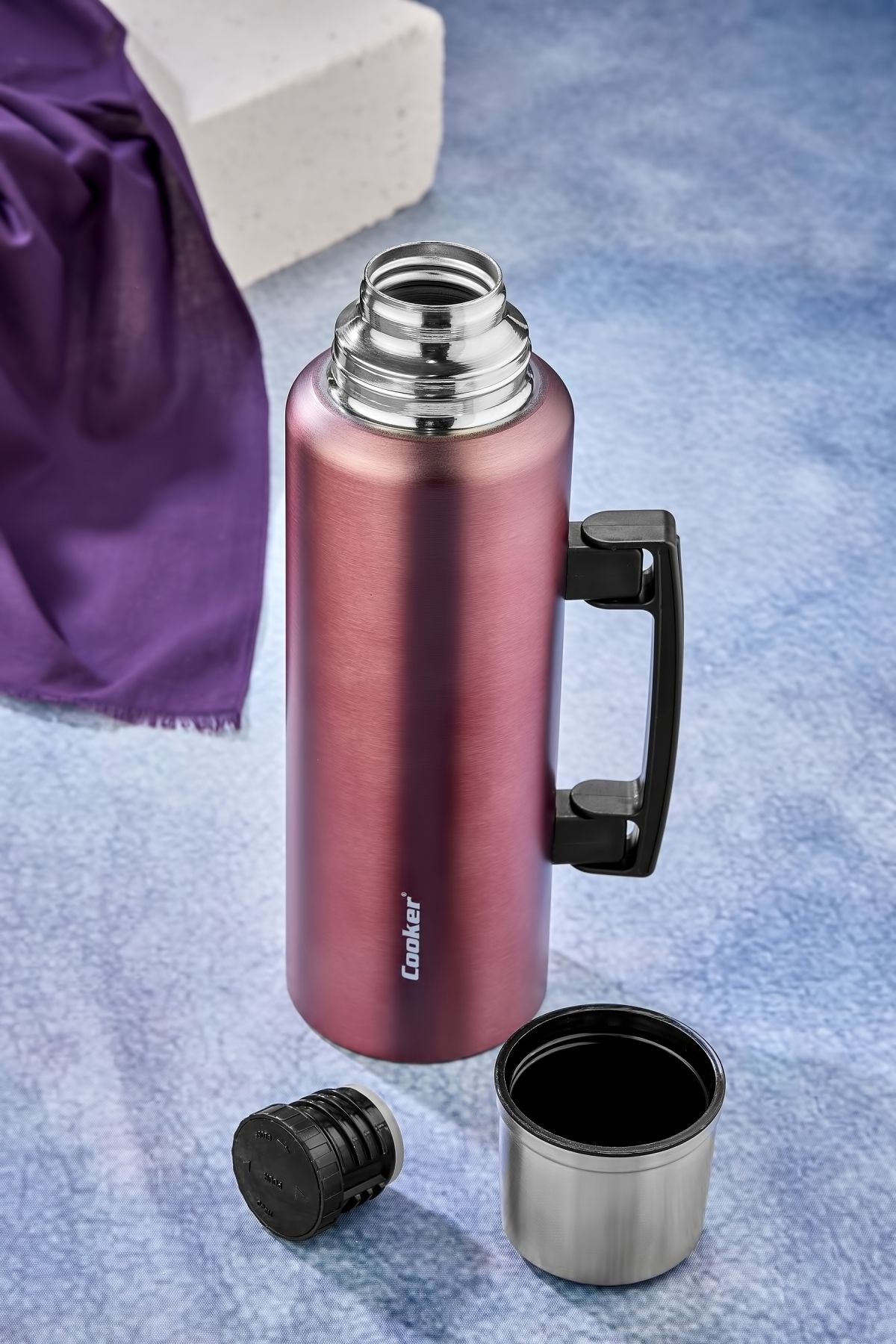 فلاسک قرمز ترموس استیل ضد زنگ با دسته 1.5 LT Cooker