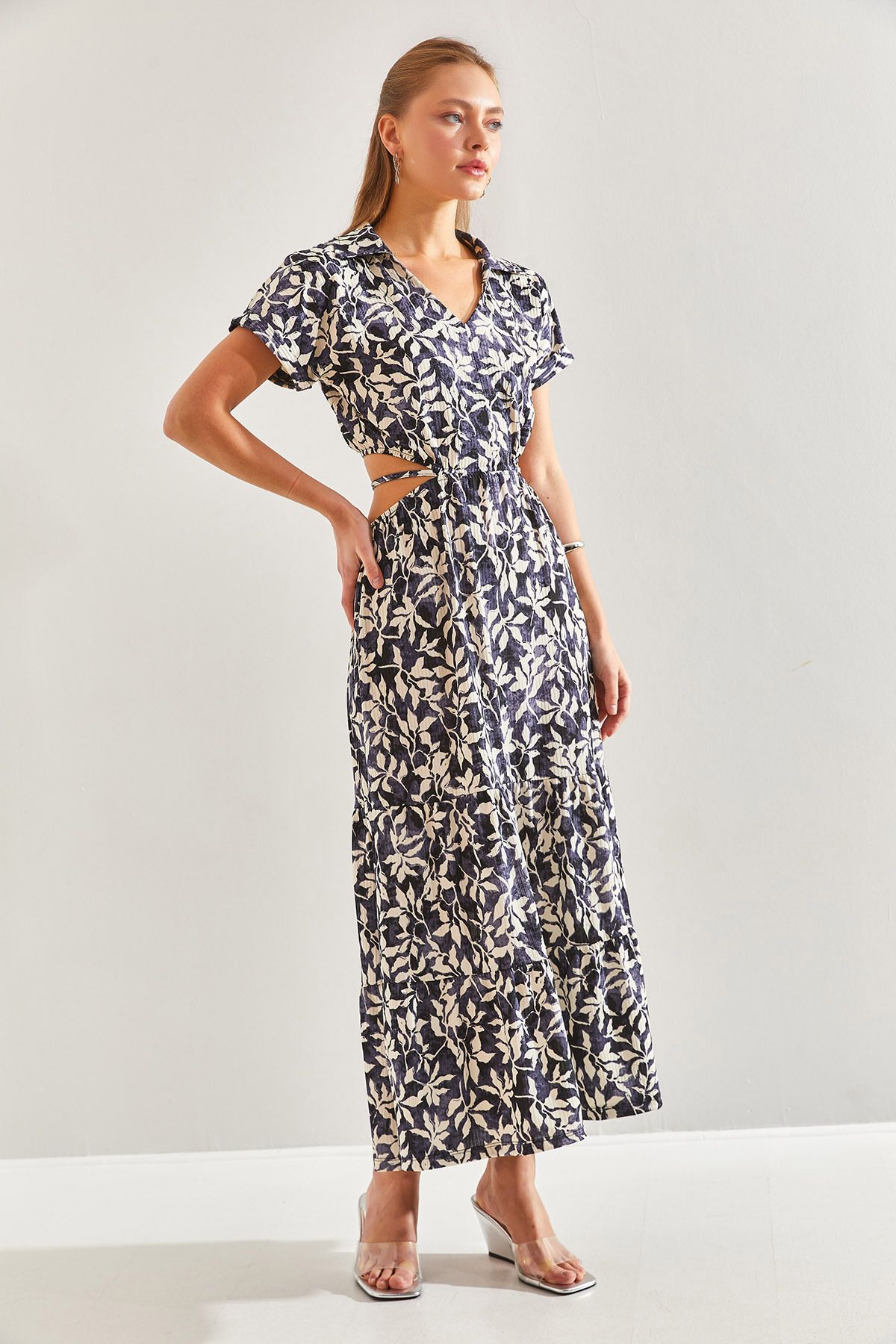 Bianco Lucci-Women's Low-cut Tie V-neck Dress60171016 4