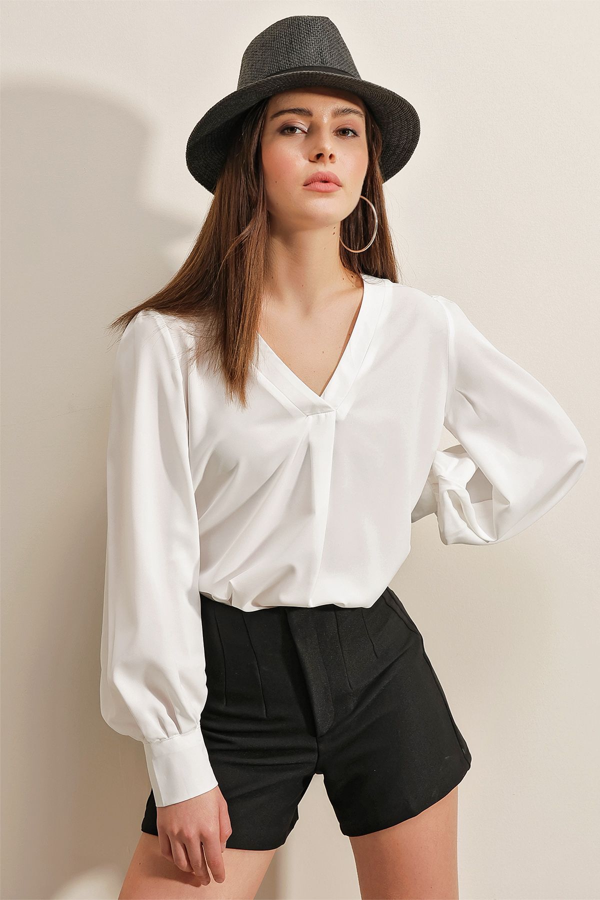 complete the look image