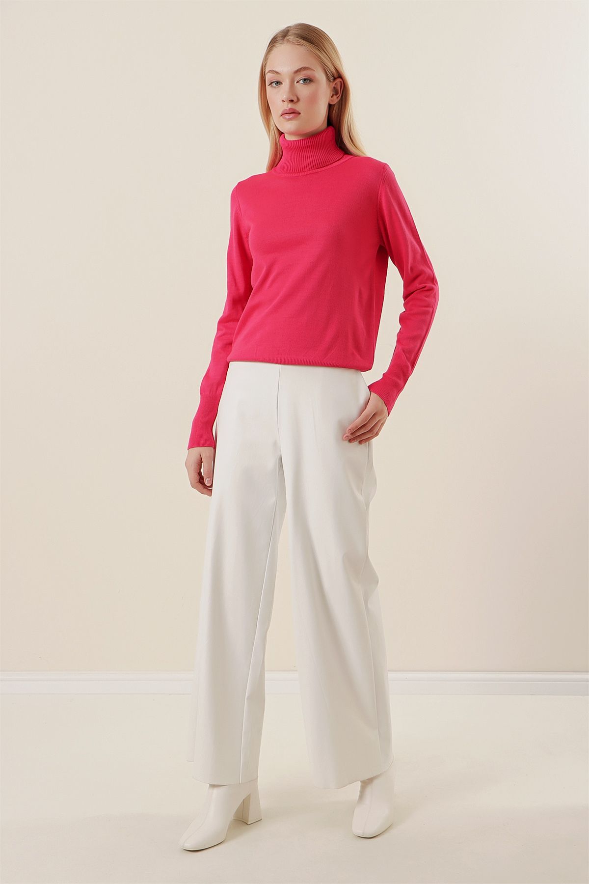 complete the look image
