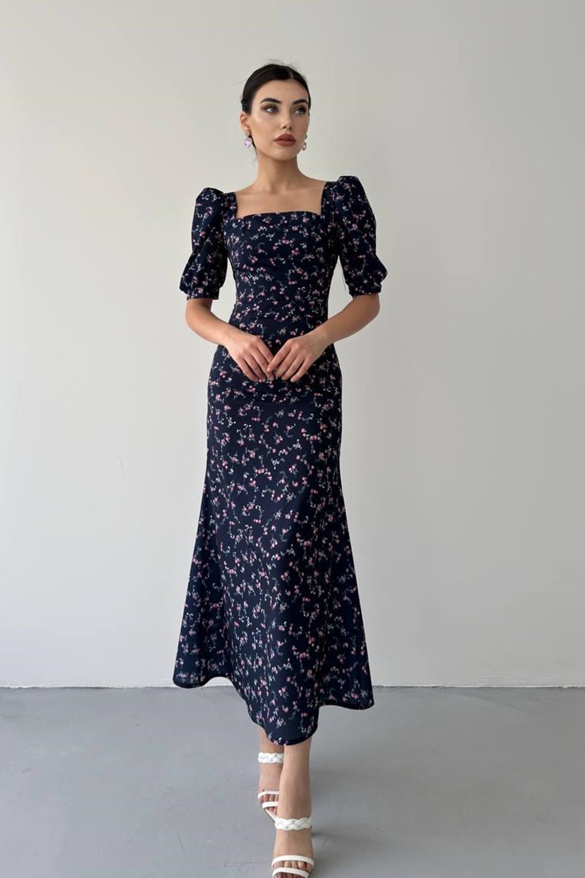 lovebox-Damen-Midi-Abendkleid 226 aus Kreppstoff mit quadratischem Kragen und Prinzessinnen-Ärmeln, Blumenmuster 4