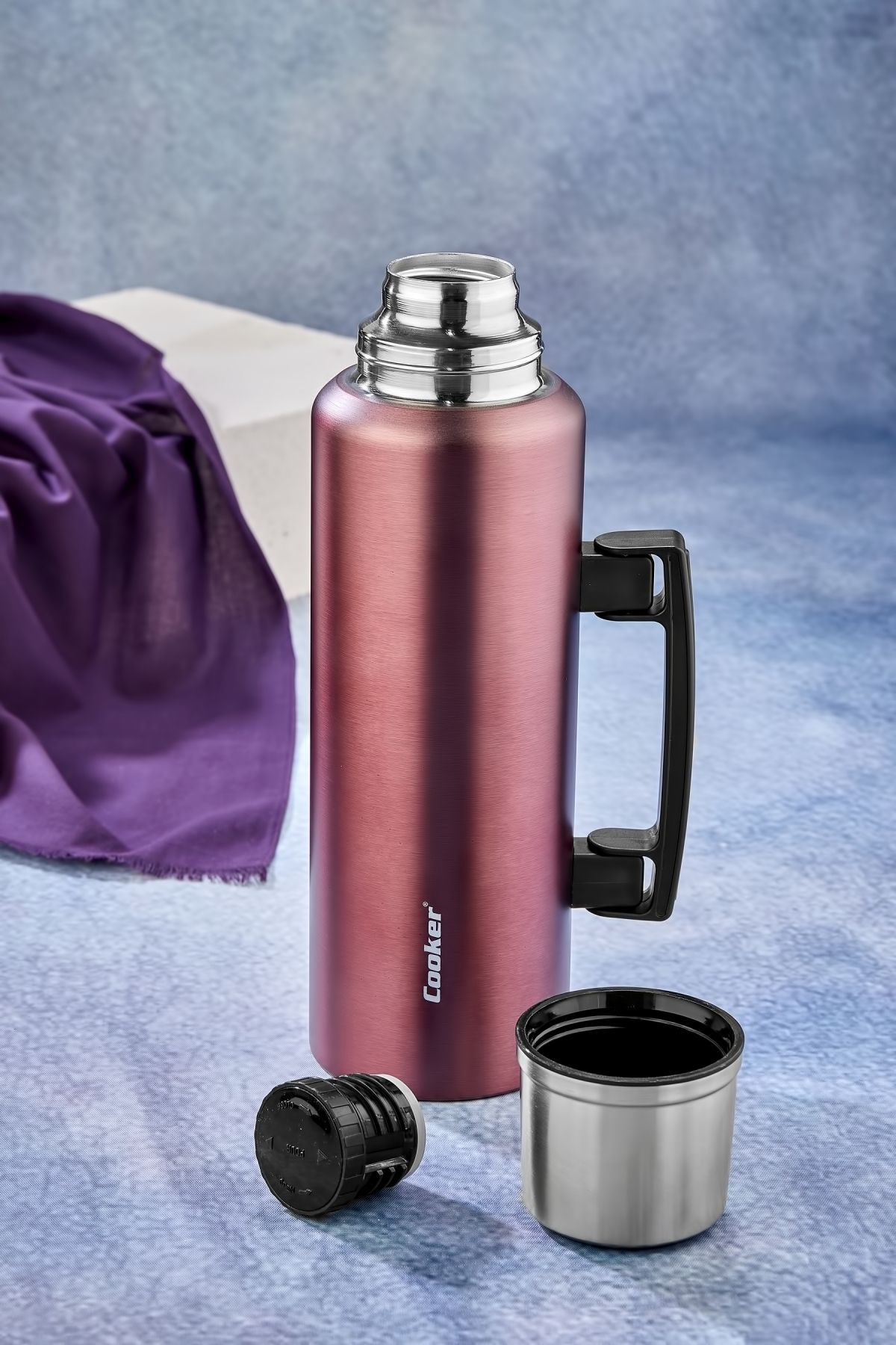 فلاسک قرمز ترموس استیل ضد زنگ با دسته 1.5 LT Cooker