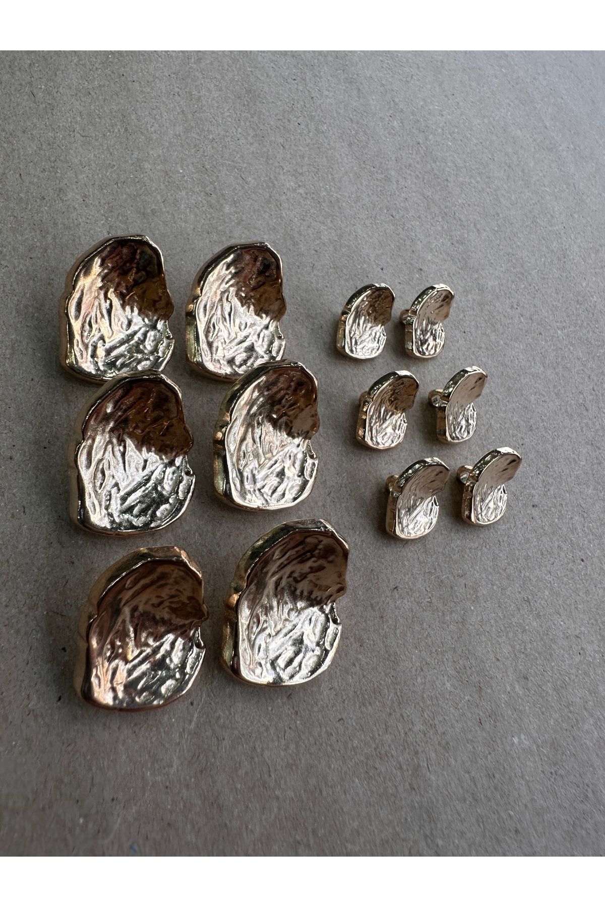 ODDA TASARIM ATÖLYESİ-Asymmetric cambered shell model light gold button set 4