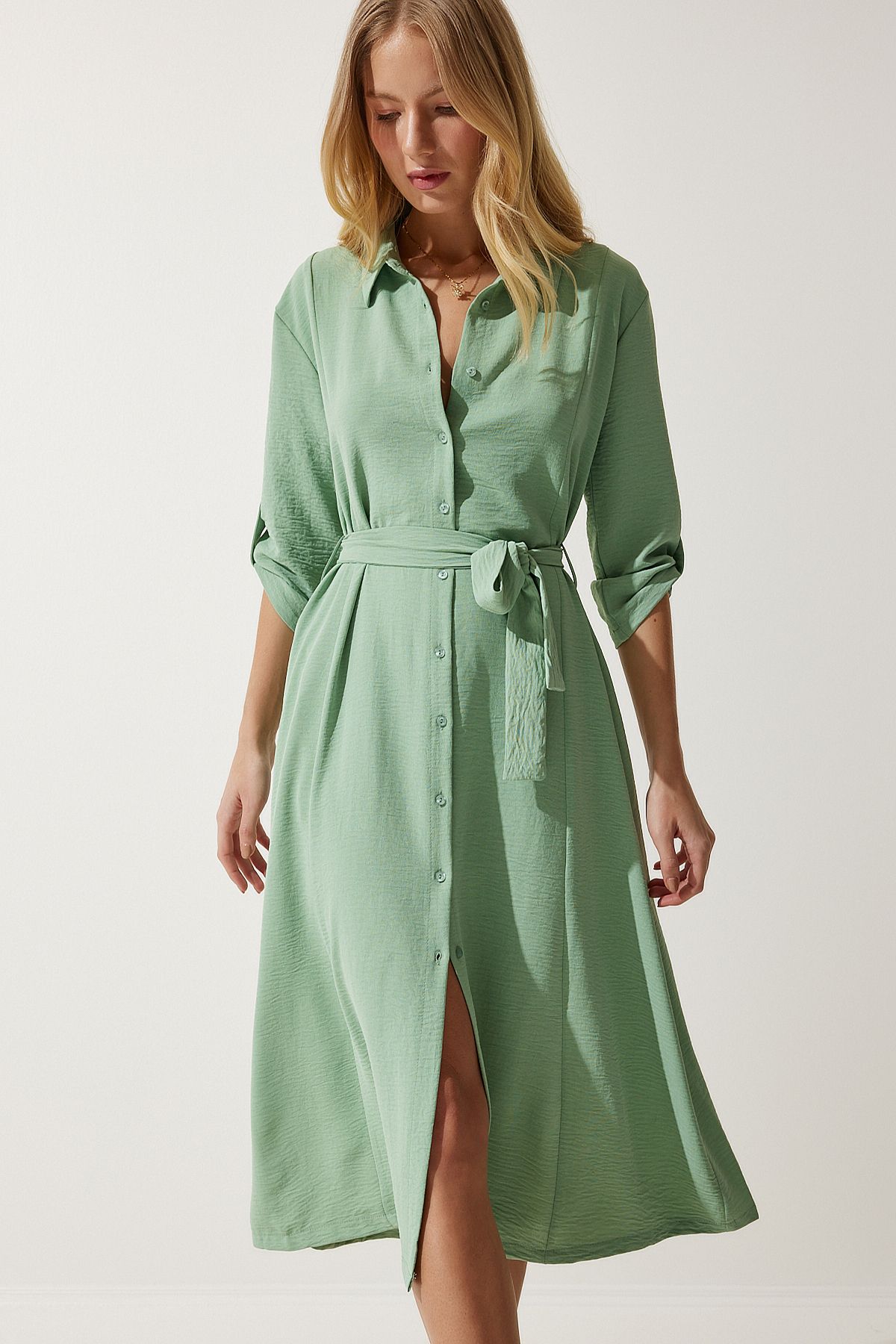 Happiness İstanbul Grünes Hemdblusenkleid mit Gürtel für Damen DD01256