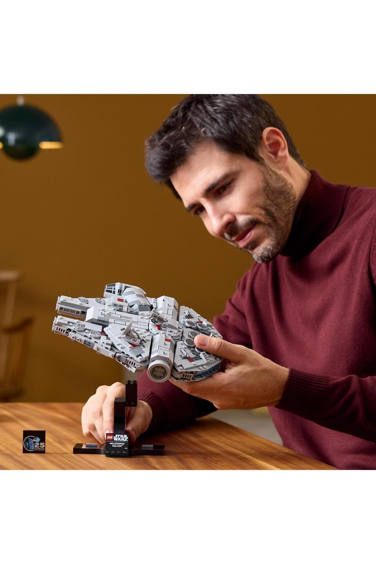 LEGO-® مجموعة Star Wars™ Millennium Falcon™ رقم 75375 8