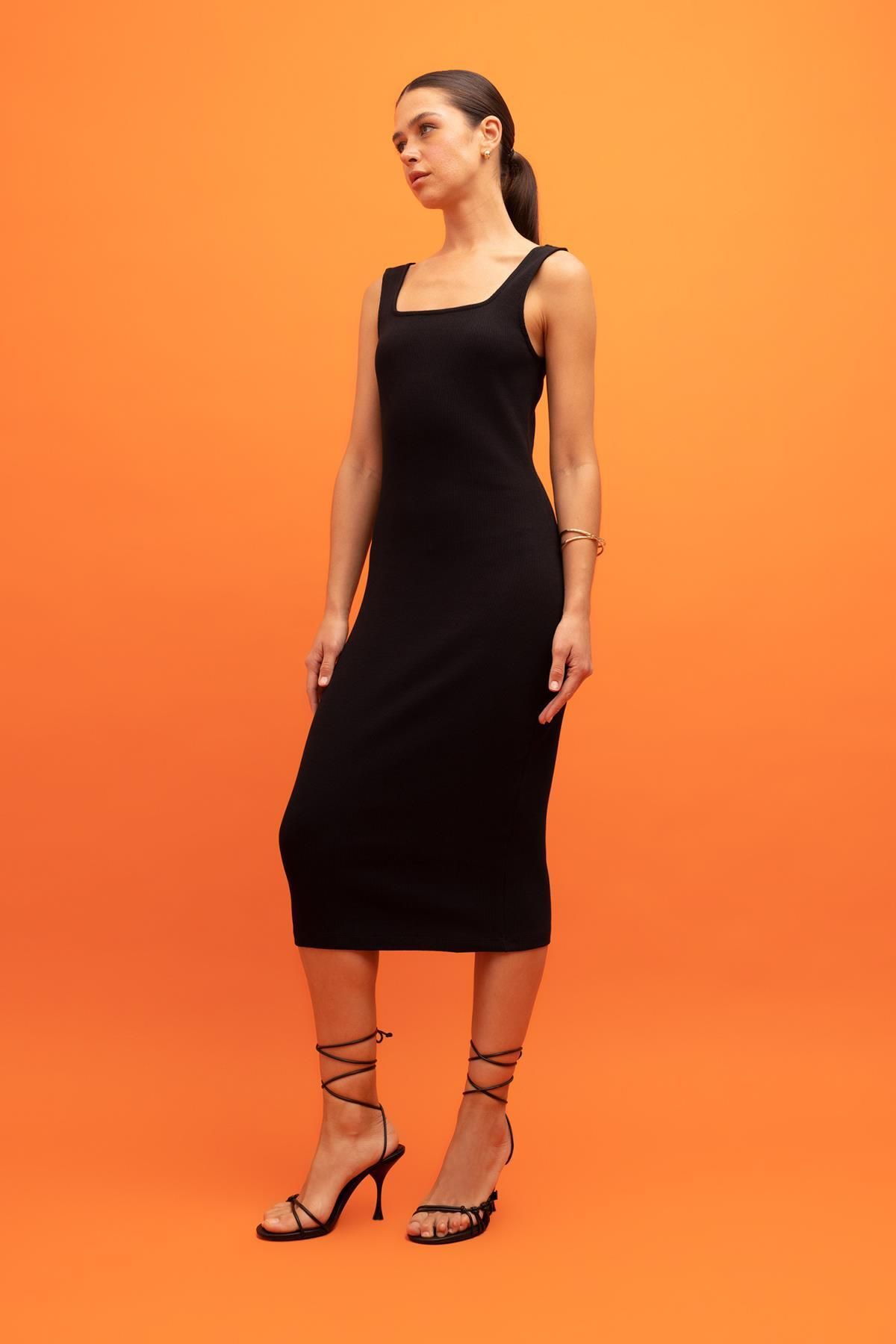 Bodycon Kare Yaka Fitilli Kaşkorse Kolsuz Midi Elbise Z7577az23sm
