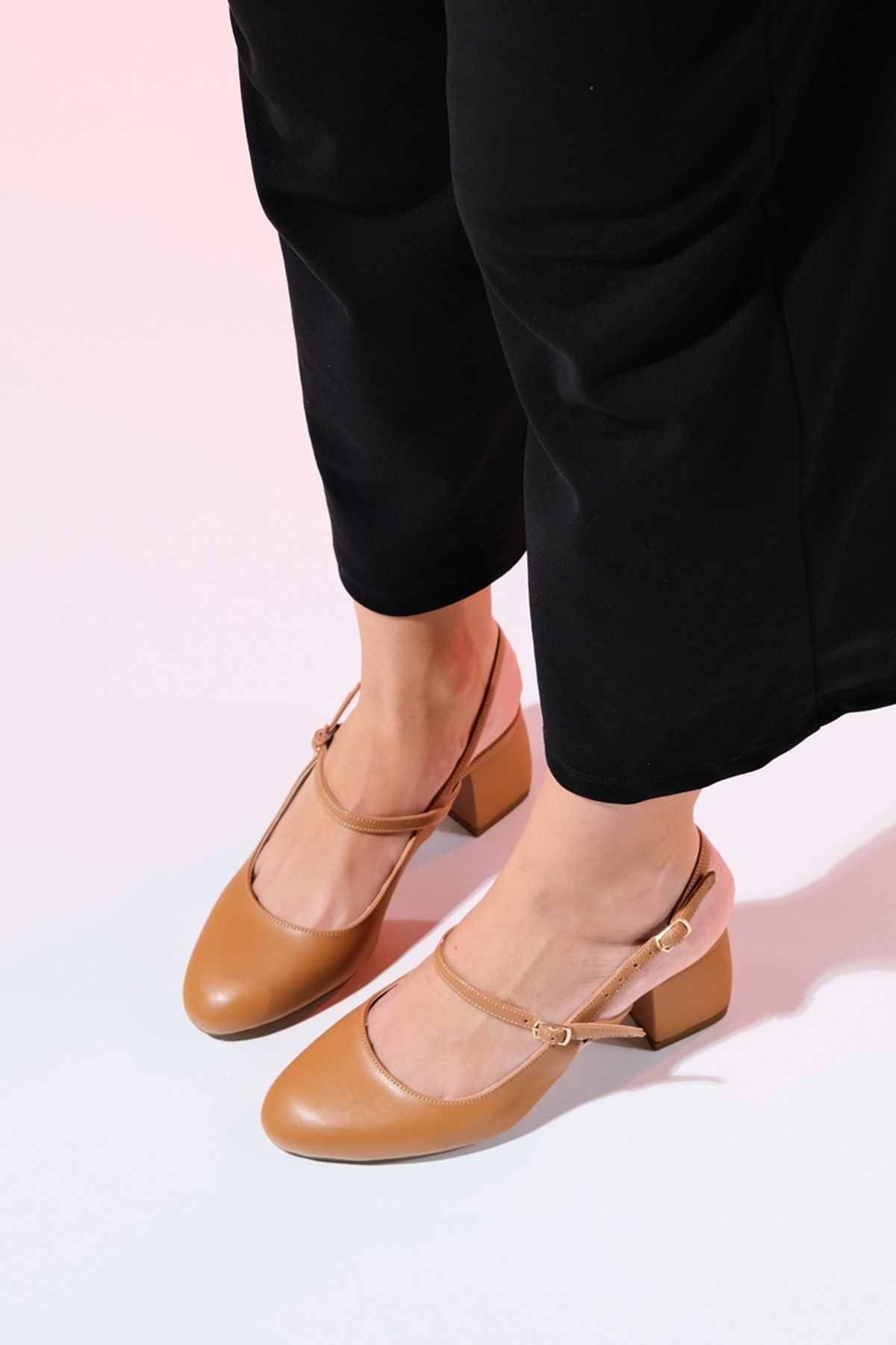 کفش پاشنه کلاسیک چند رنگ زنانه پوست Medja Taba در پشت های ای ضخیم زن luvishoes