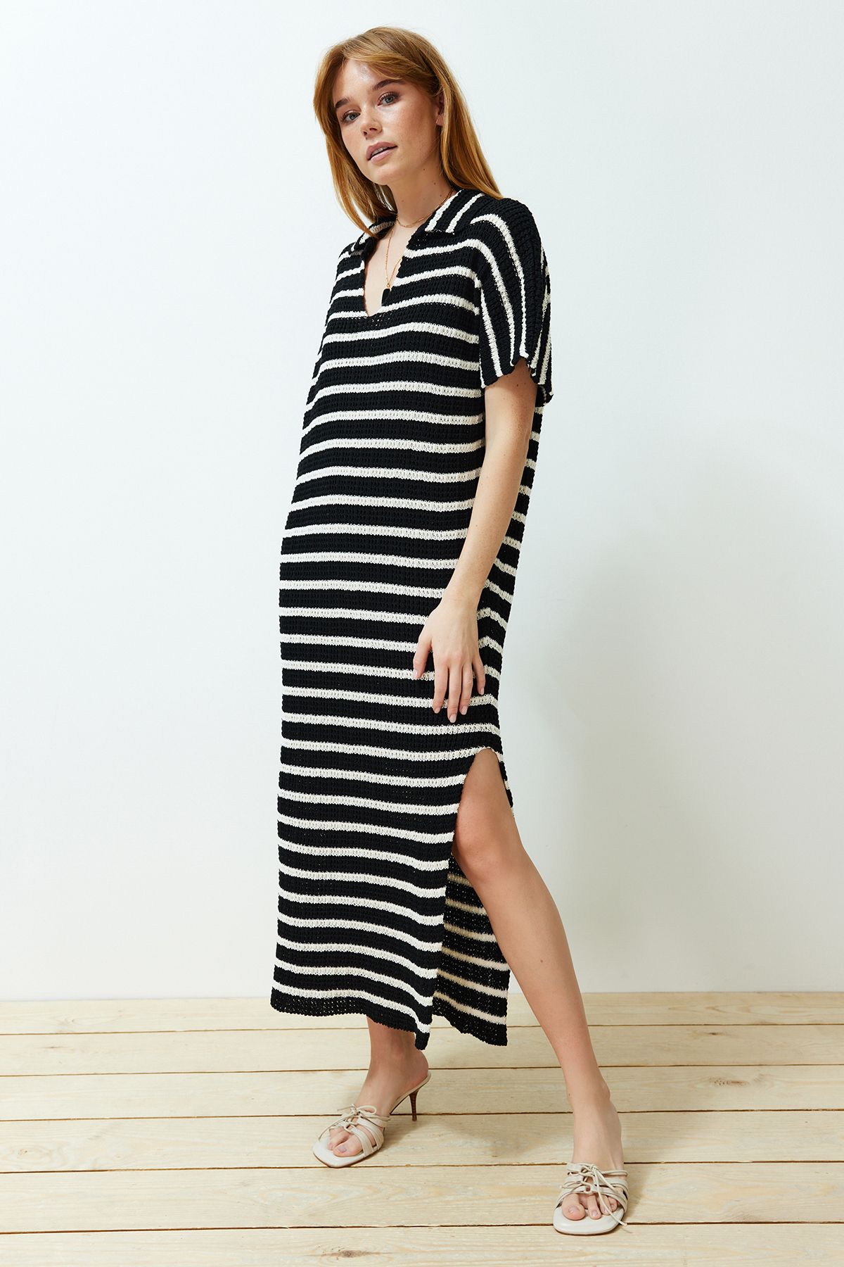 Trendyol Collection Czarna Długa Dzianinowa Sukienka W Paski Z Golfem Kobieta - S/M