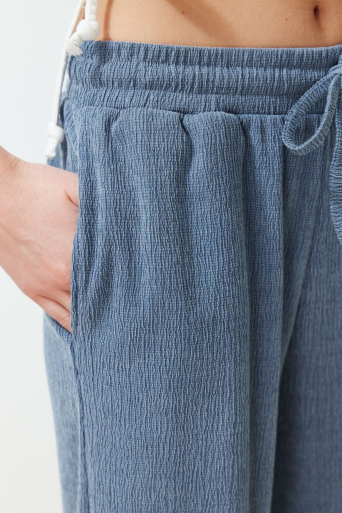 Trendyol Collection-Ευέλικτο πλεκτό παντελόνι Premium Indigo με φαρδύ πόδι TWOSS24PL00054 11