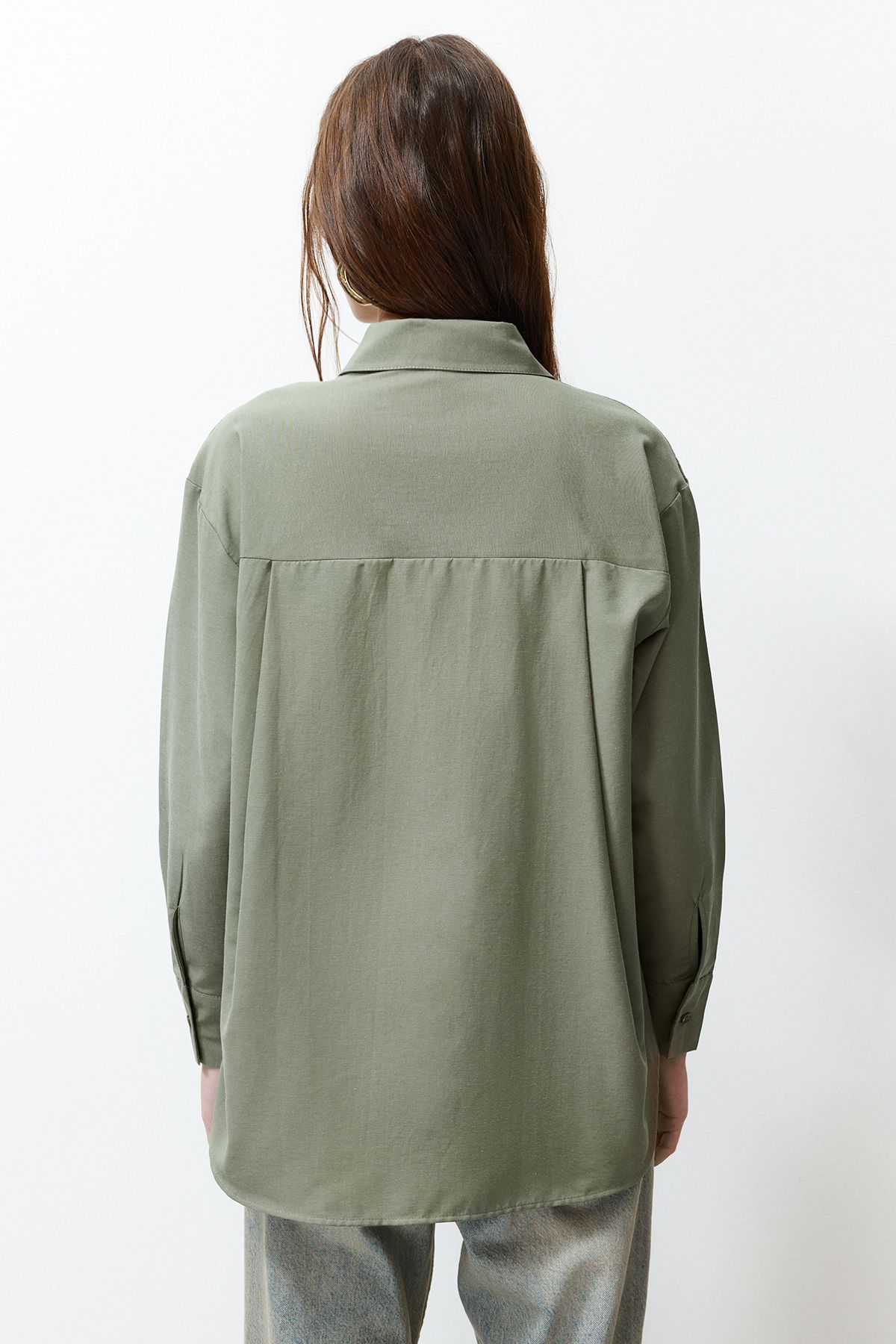 Trendyol Collection-Sötét khaki egyzsebű Boyfriend szőtt pamut ing TWOAW20GO0115 6