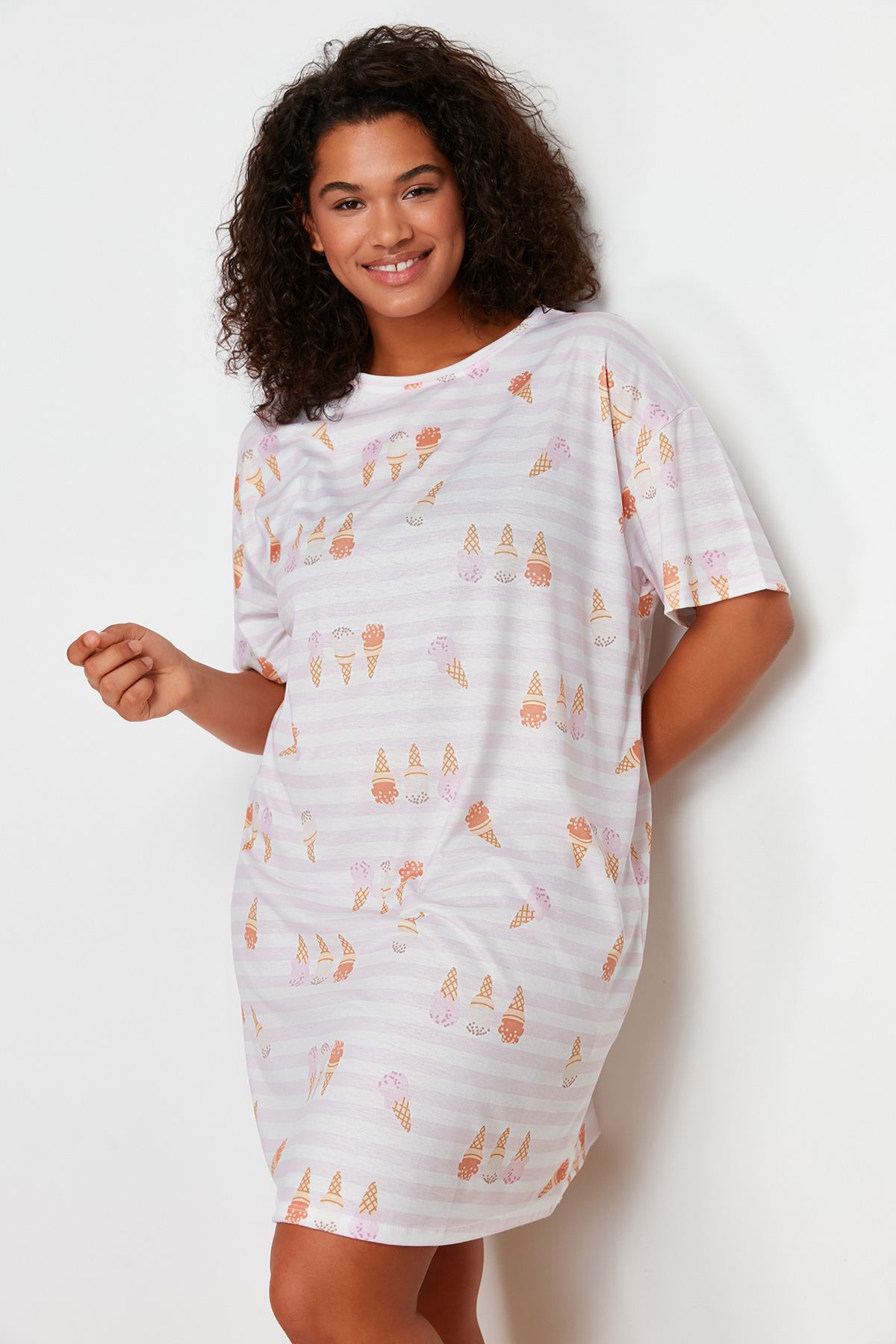 Trendyol Curve-Cămașă de noapte mini tricotată cu imprimeu roz TBBSS24CH00013 2