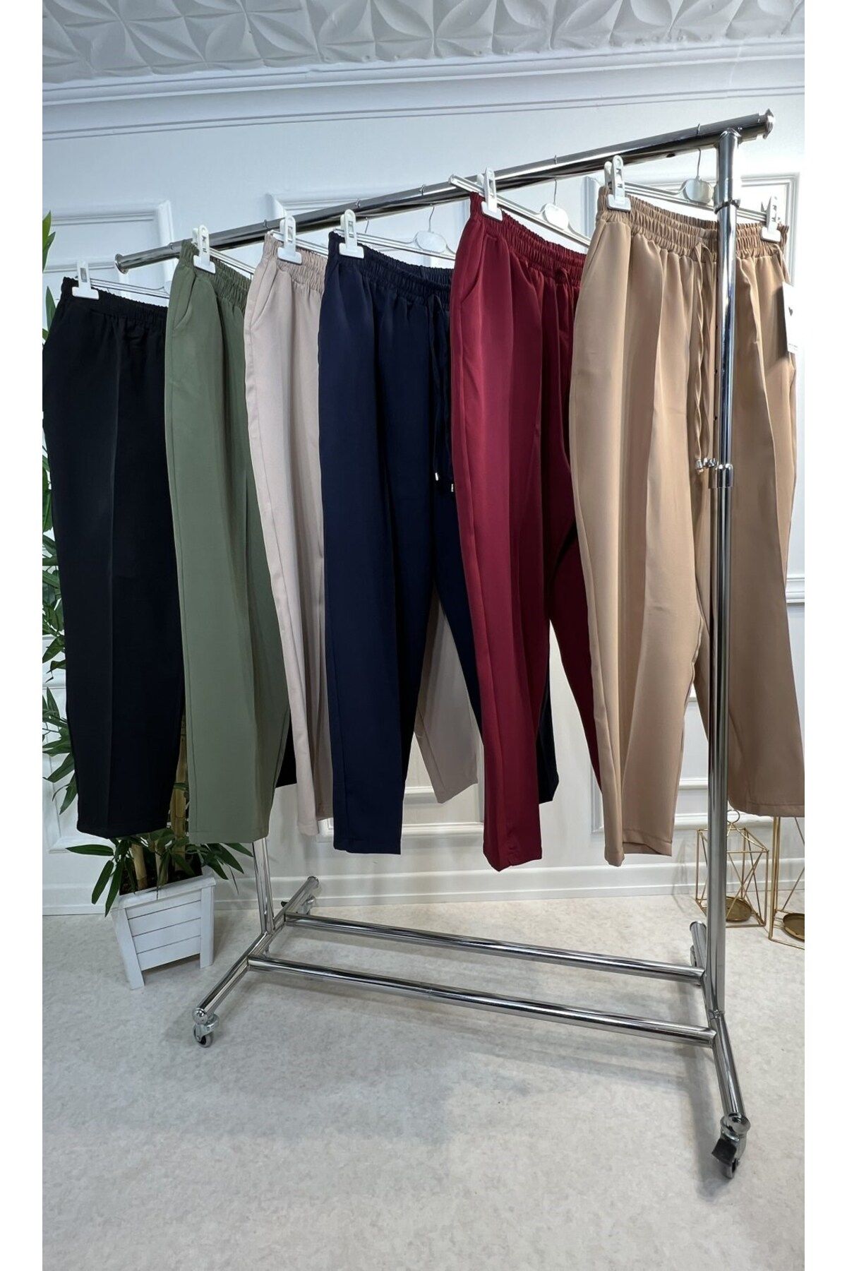Aşkı Endam-Large Size Charm Imported Slinky Trousers with Elastic Waist and Side Pockets - Black 5