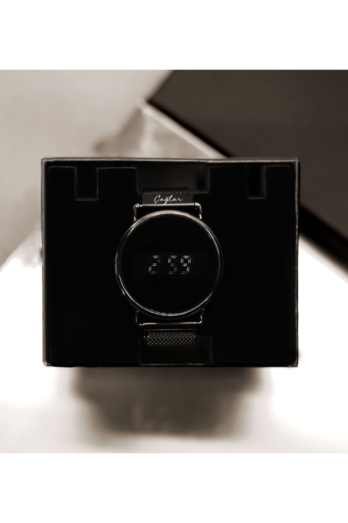 Personalized Spectrum Digital Black Magnet Mesh Strap Wristwatch