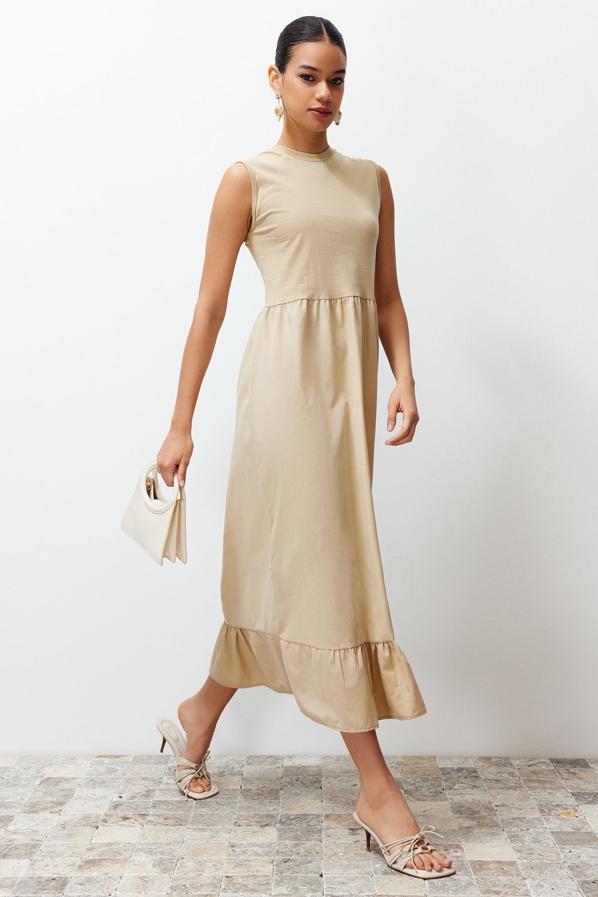 Trendyol Modest Béžová single-jersey-poplínová volánová sukně Pletené šaty bez rukávů TCTSS24EB00155