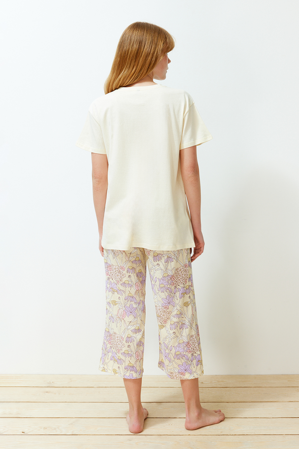Trendyolmilla  Sarı Çiçekli Kapri Örme Pijama Takımı THMSS24PT00210 - Görsel 6