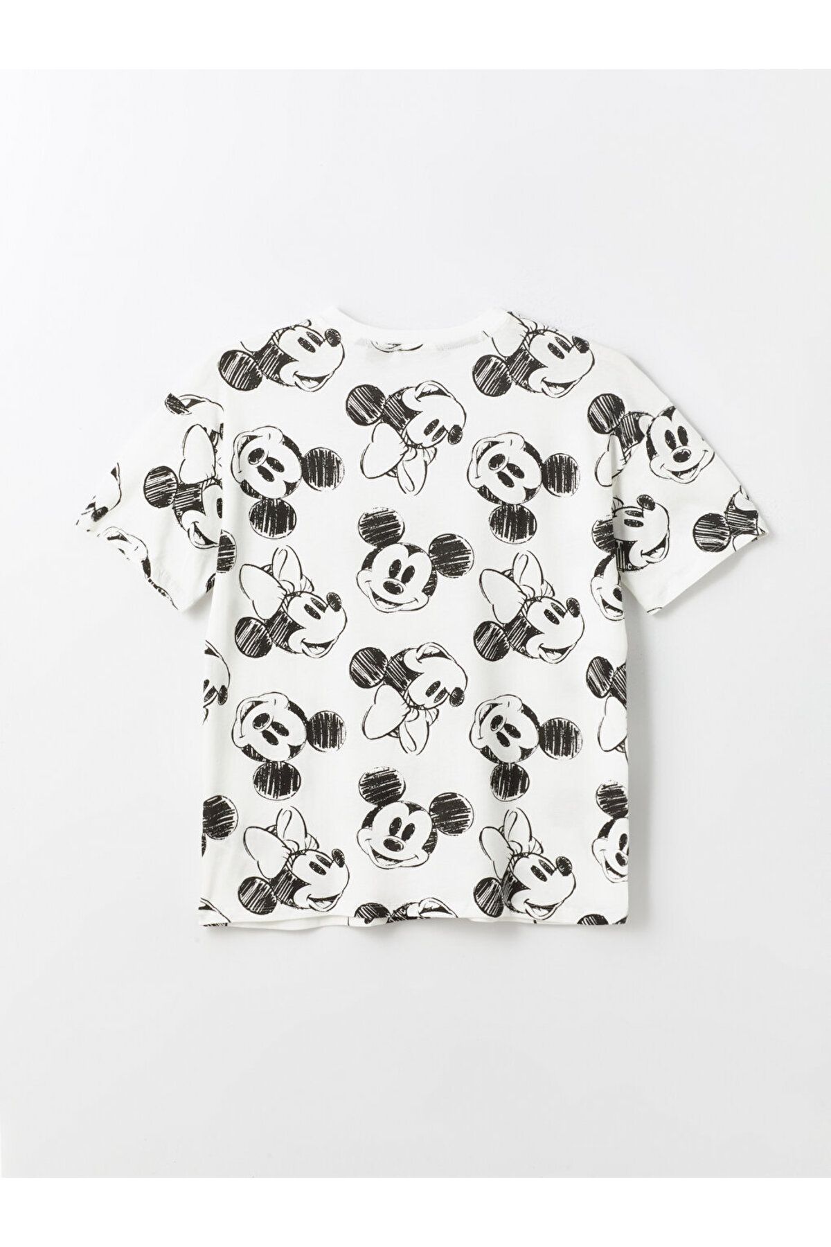 LC Waikiki-Übergroßes, kurzärmeliges Umstands-T-Shirt mit Rundhalsausschnitt und Micky-Maus-Aufdruck 7