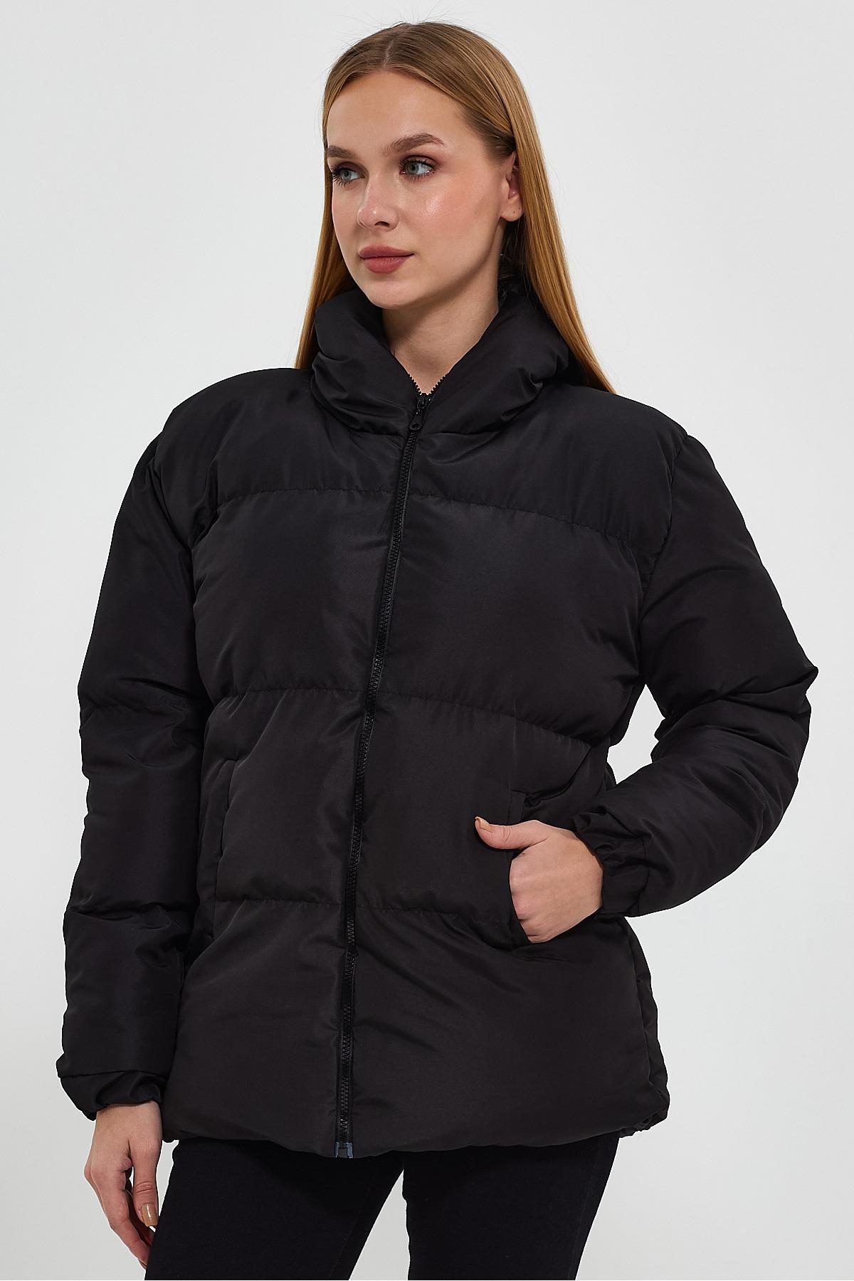 Ceylen kadın Siyah Kapüşonlu Oversize Şişme Mont görsel 5