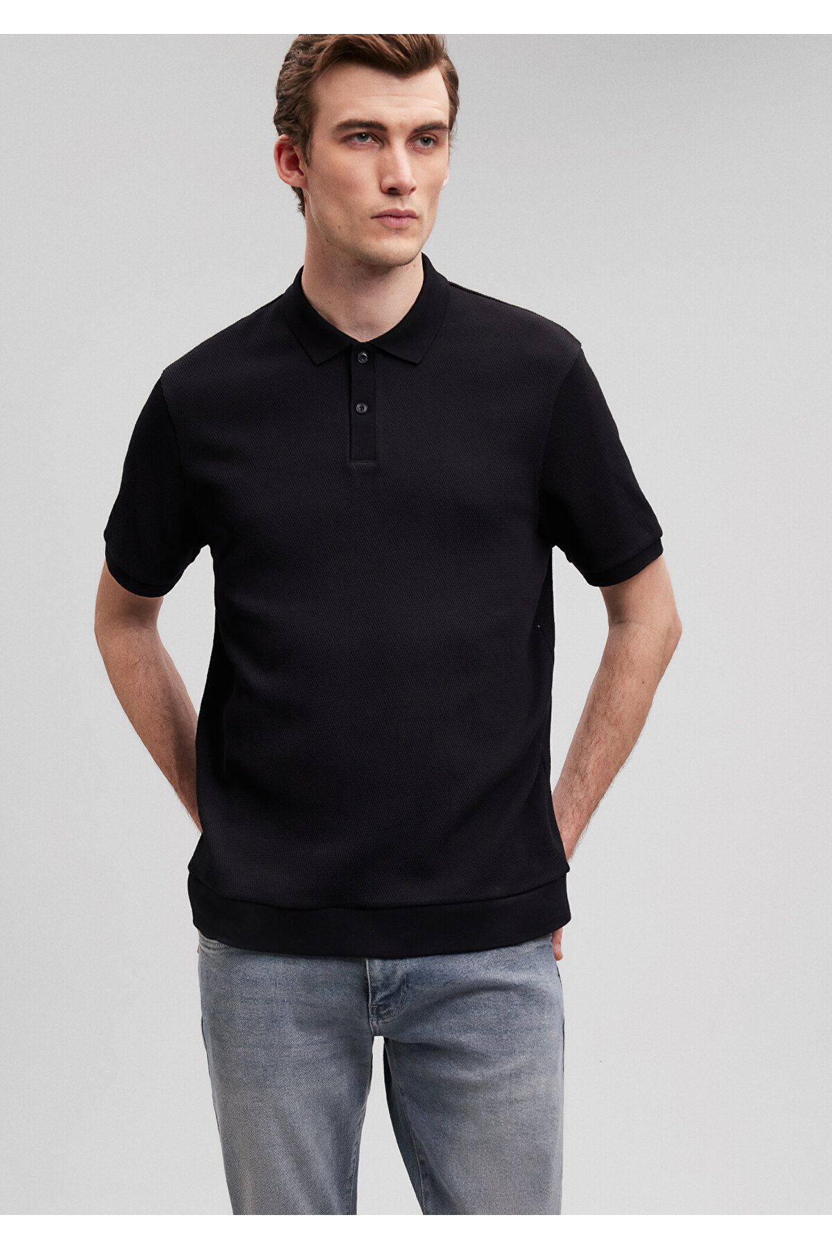 Mavi تی شرت سیاه چوگان مشکی مناسب / برش معمولی 0611844-900