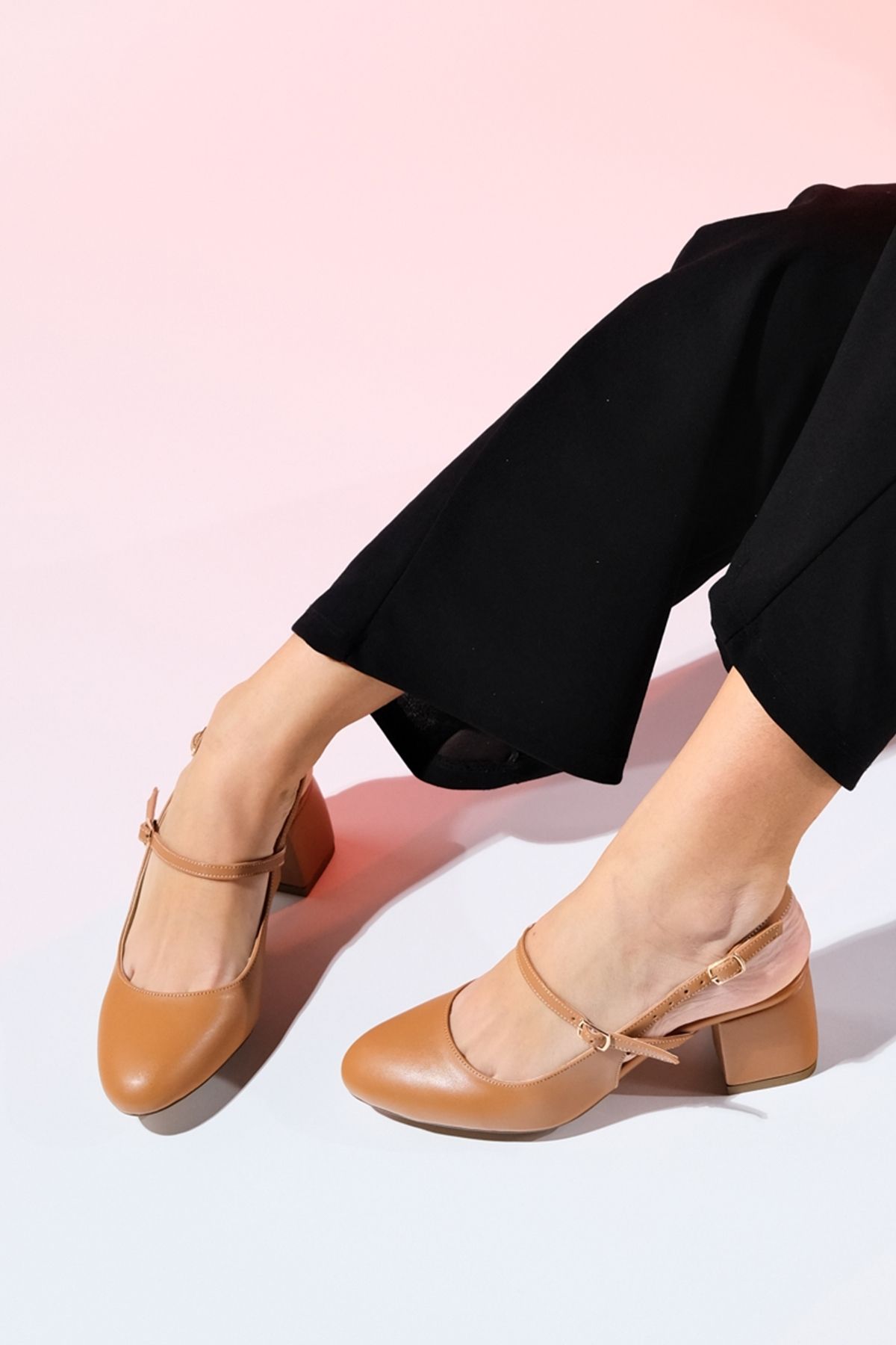 کفش پاشنه کلاسیک چند رنگ زنانه پوست Medja Taba در پشت های ای ضخیم زن luvishoes