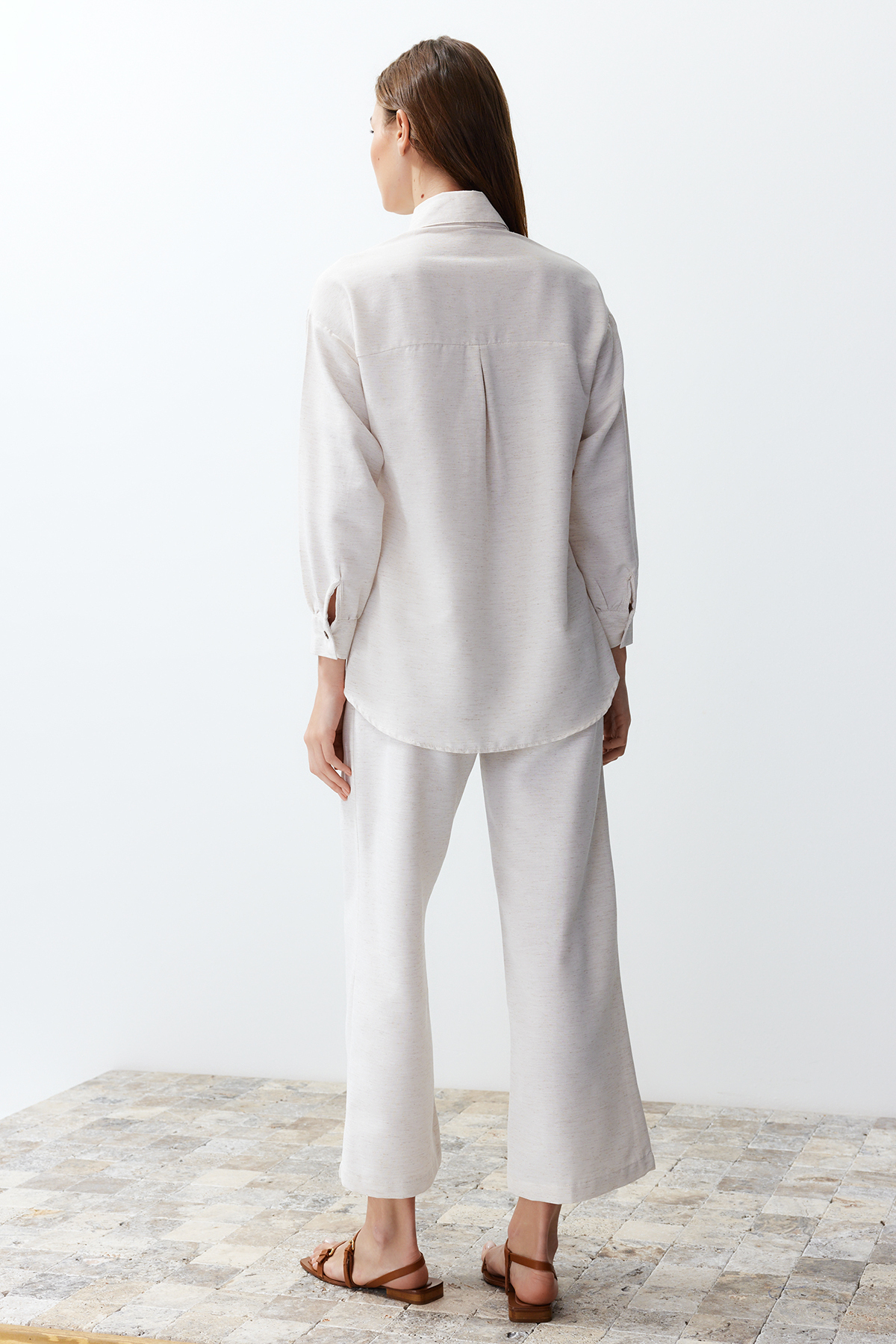 Trendyolmilla  Ekru Keten Görünümlü Dokuma Gömlek-Pantolon Takım TWOSS24AU00065 - Görsel 6