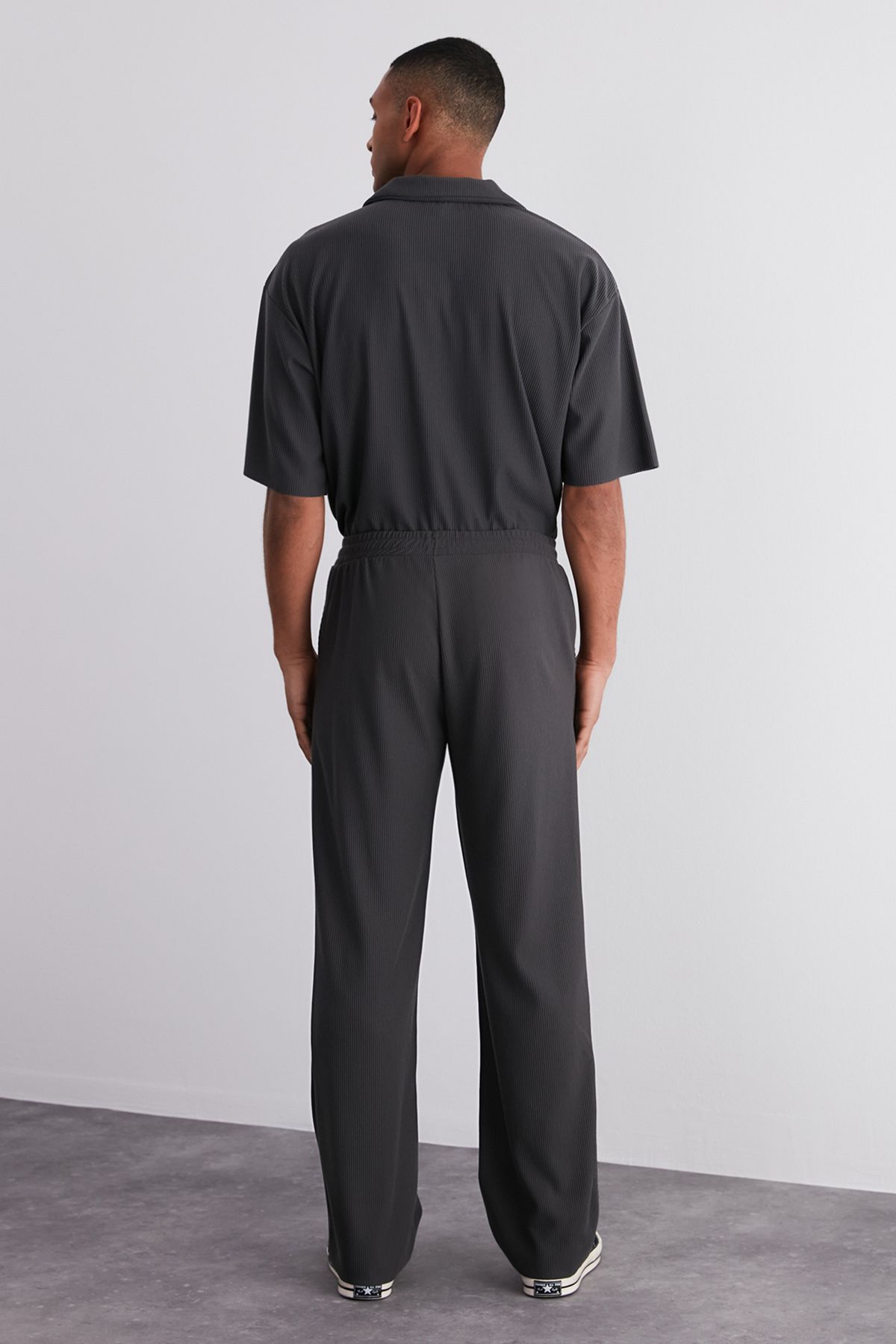 Trendyol Collection-Geräucherte Farbe – knitterfreie, strukturierte Jogginghose mit weitem Bein TMNSS23EA00013 – verstecktes Kordel, einteilig 6