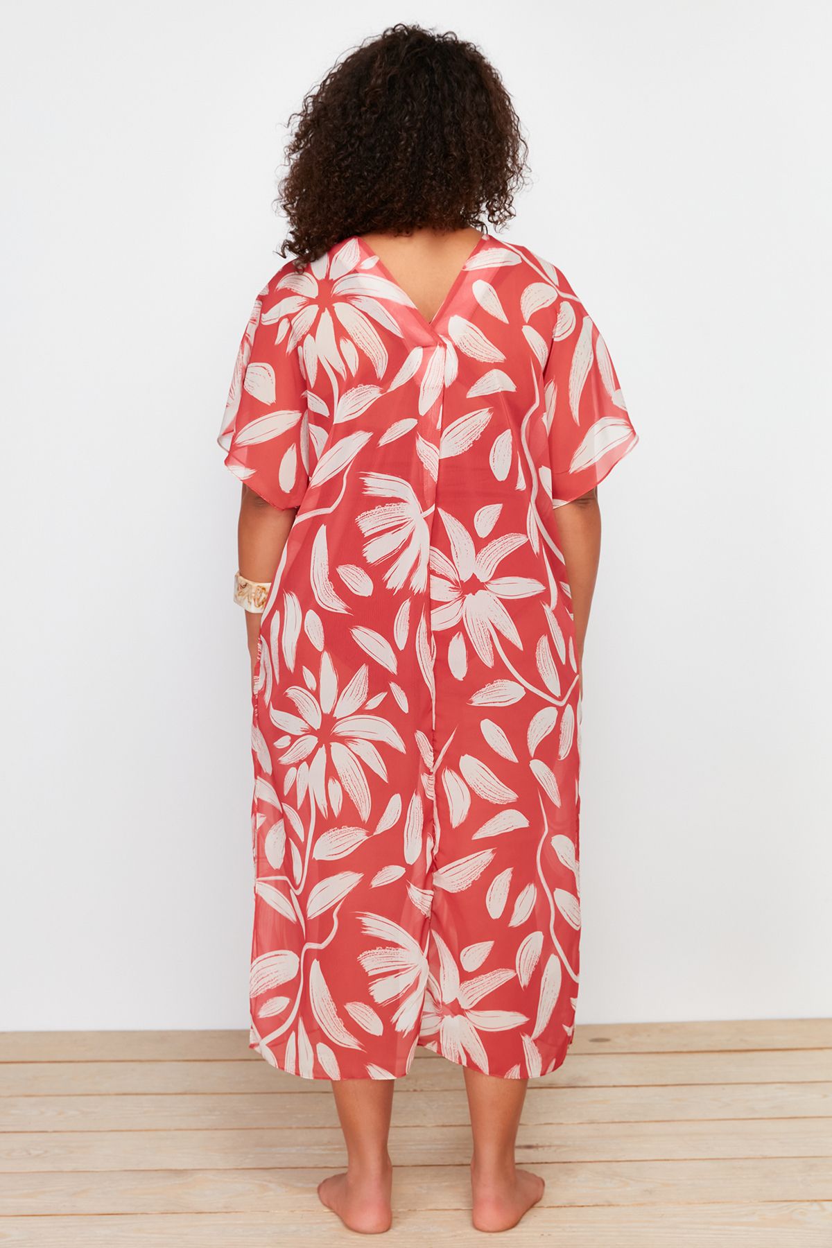 Trendyol Curve-Rochie midi de plajă cu imprimeu tropical de mărime mare - mânecă liliac, multicolor TBBSS24AH00060 7