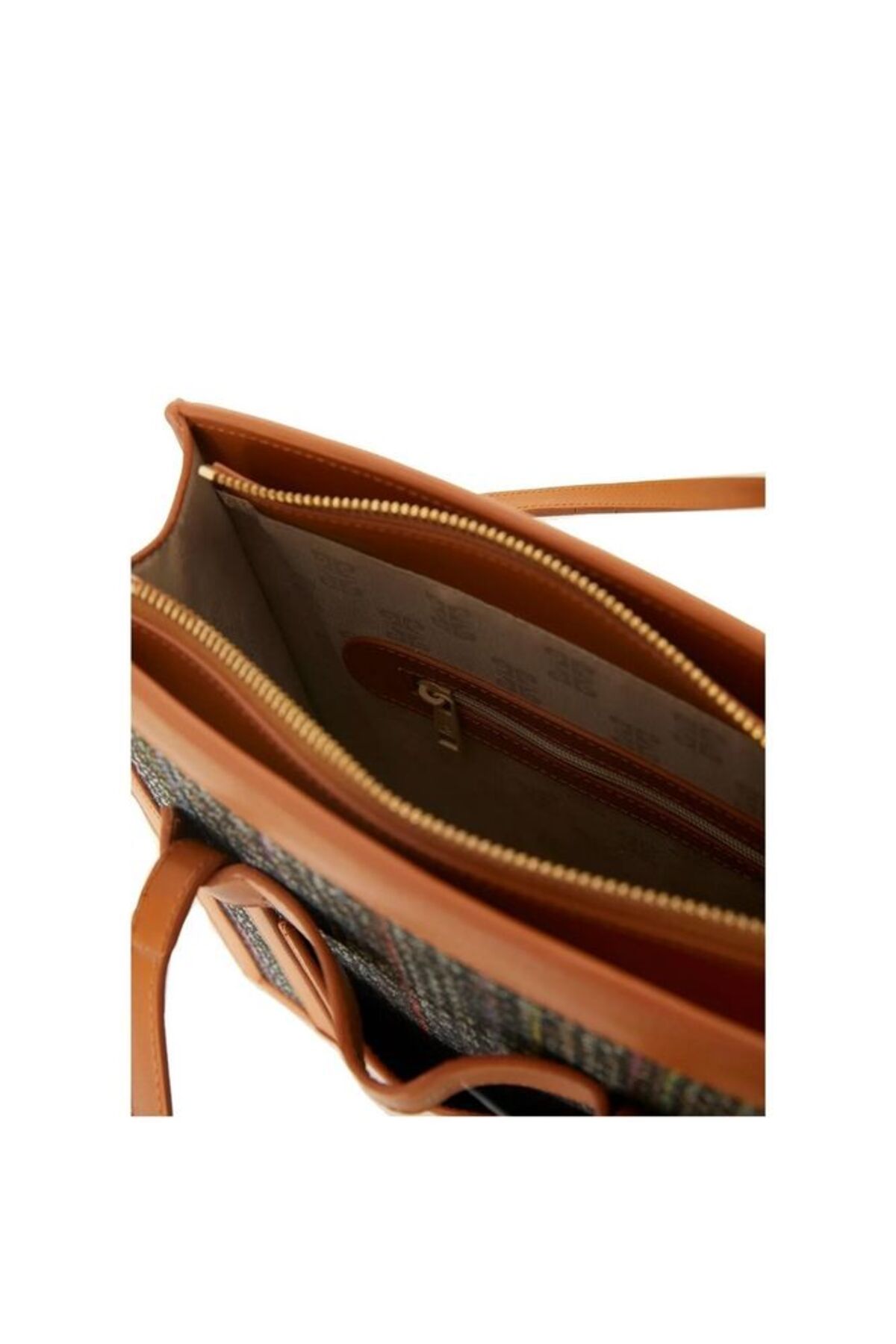 https://cdn.dsmcdn.com/ty1197/product/media/images/prod/SPM/PIM/20240307/04/f8be6ccf-80a7-3dfb-9b66-8067371dc555/1_org_zoom.jpg