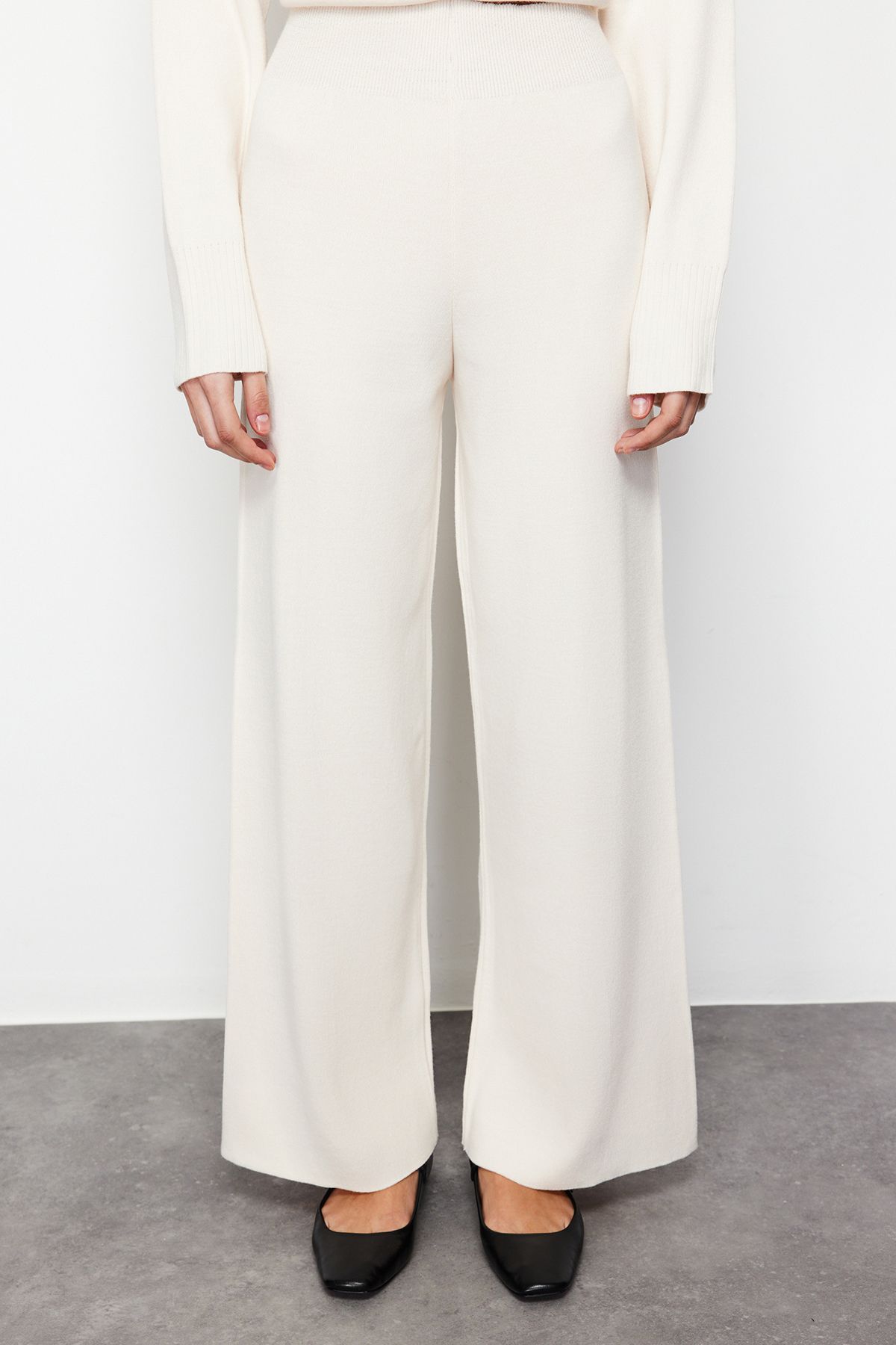 Trendyol Collection-Ecru Comfortable Cut Basic Knitwear Top and Bottom Set TWOSS24AU00077 4