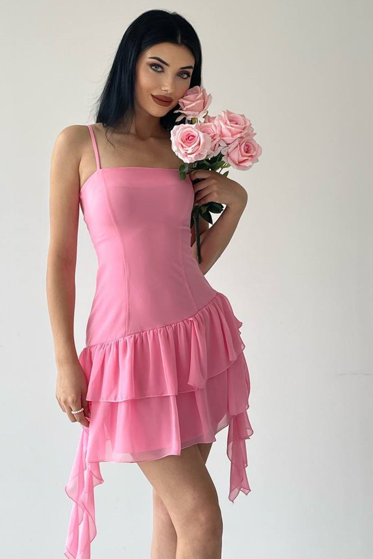 WOMAN VISION-Weißes Atlas-Stoffrock-Minikleid für Damen mit mehrlagigem Chiffon-Stoffdesign und verstellbaren Trägern 230 2