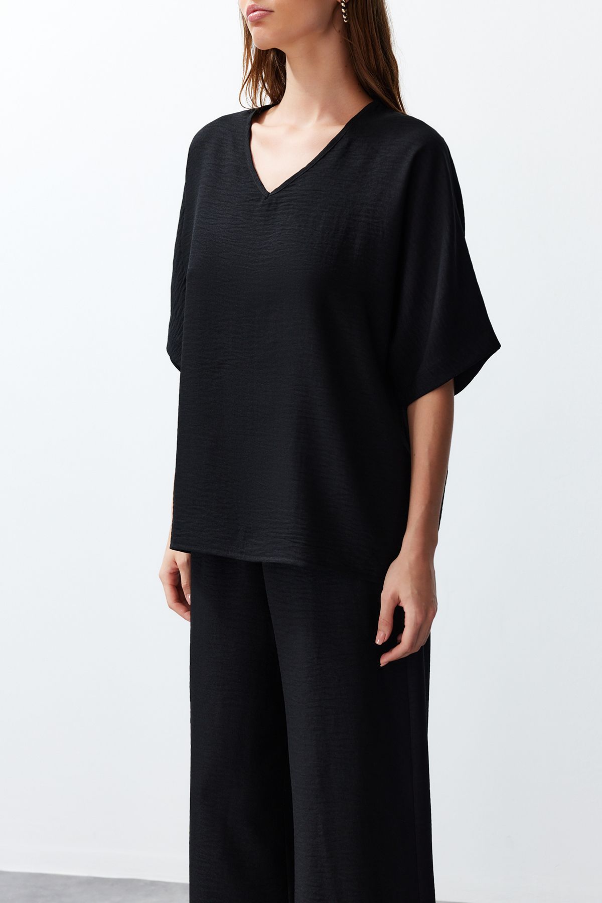 Trendyol Collection-Černá sada halenky a kalhot s výstřihem do V - TWOSS24AU00096 4
