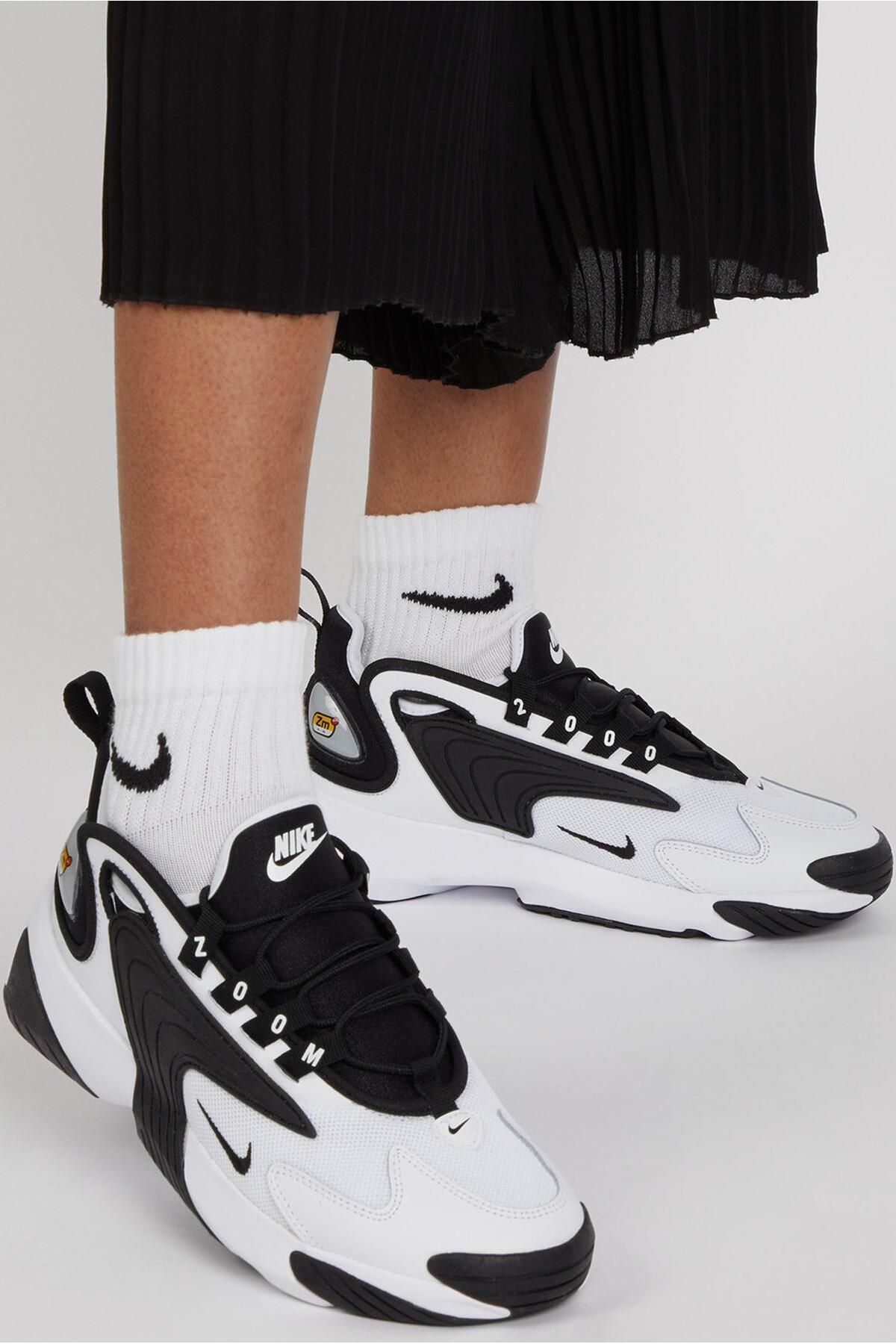Nike zoom 2k trainers in white and black store