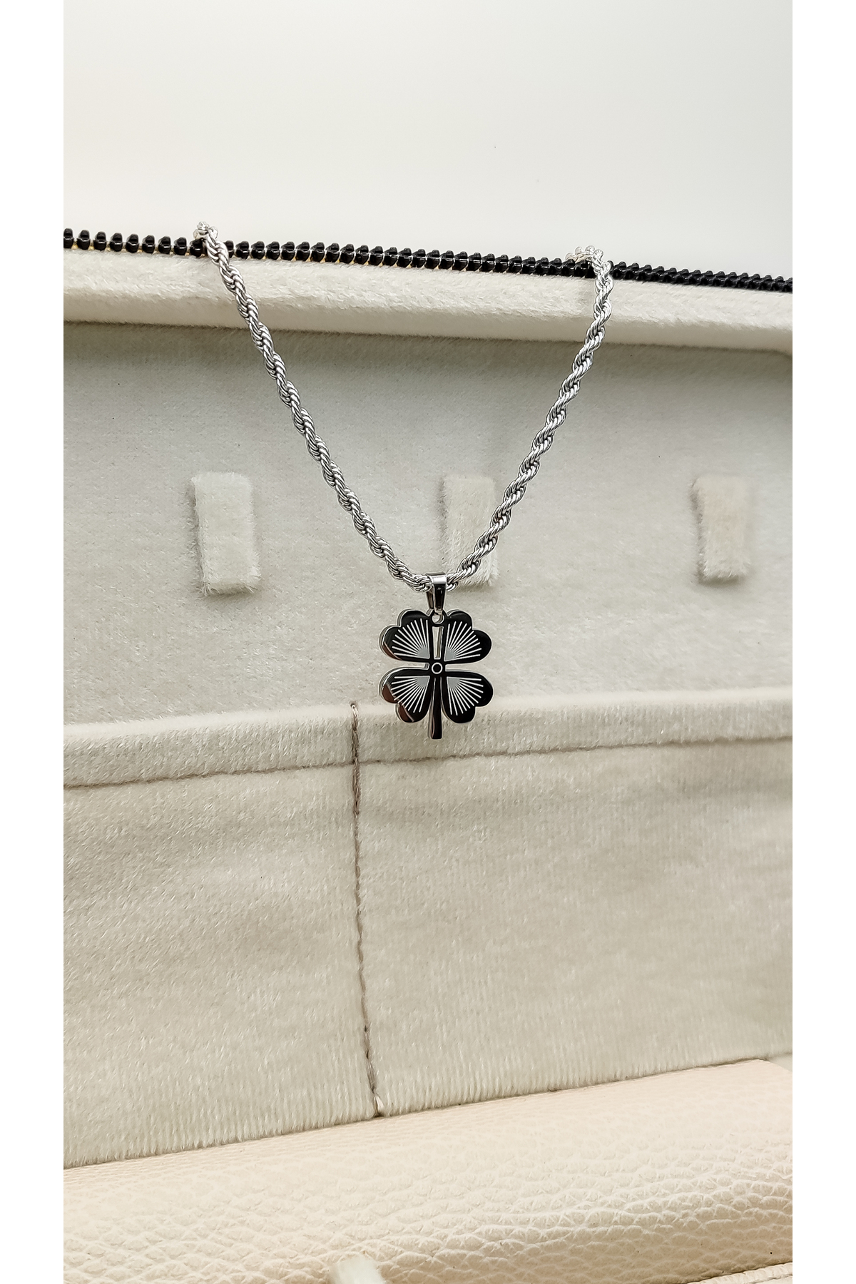 4 Yapraklı Yonca Uzun Arpa Çelik Zincir