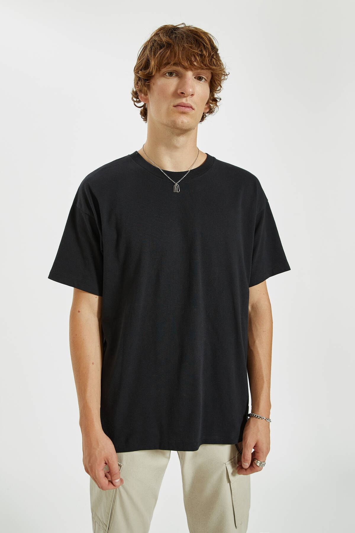 Pull Bear Erkek Siyah Agir Kaliteli Kumas Bisiklet Yaka T Shirt 09249510 Trendyol