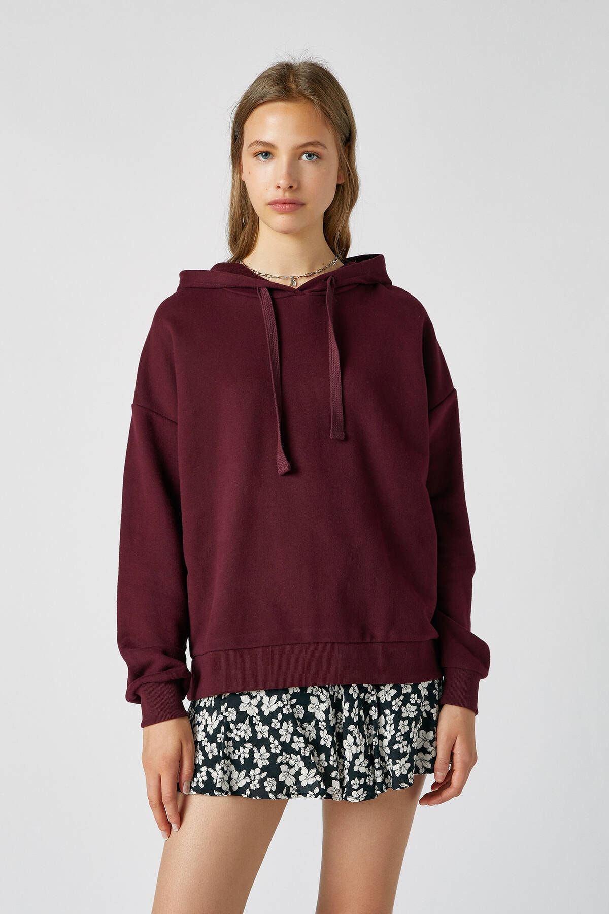 Pull Bear Kadin Bordo Renkli Basic Kapusonlu Sweatshirt 09596390 Trendyol