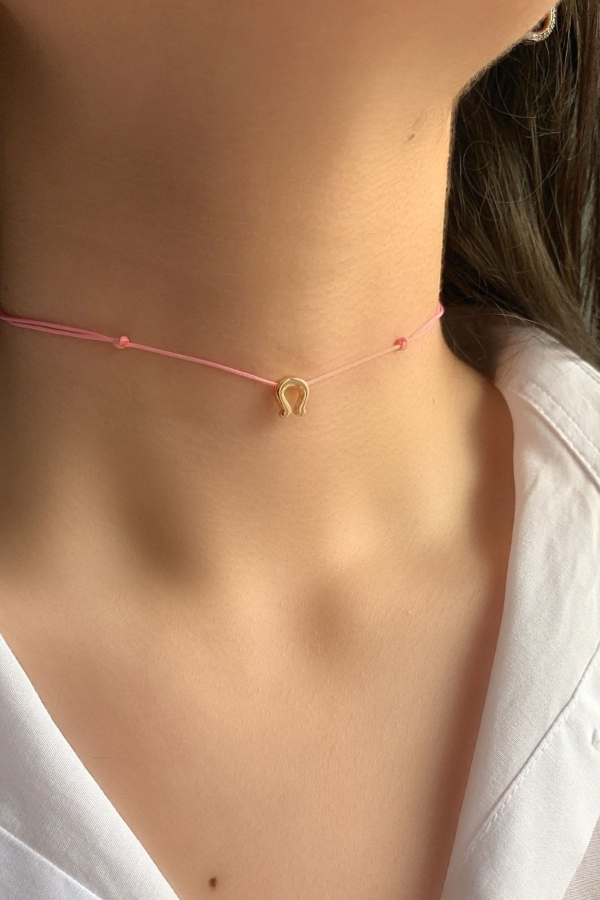 Horseshoe sales choker necklace