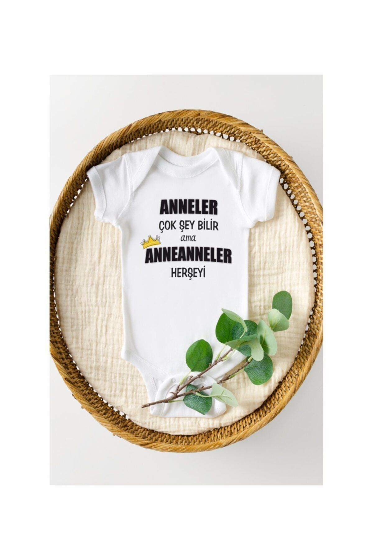 BabyLimon Unisex Bebek Beyaz Renk Anneler Çok Şey Bilir Ama Anneanneler Her Şeyi Baskılı Bebek Body Zıbın