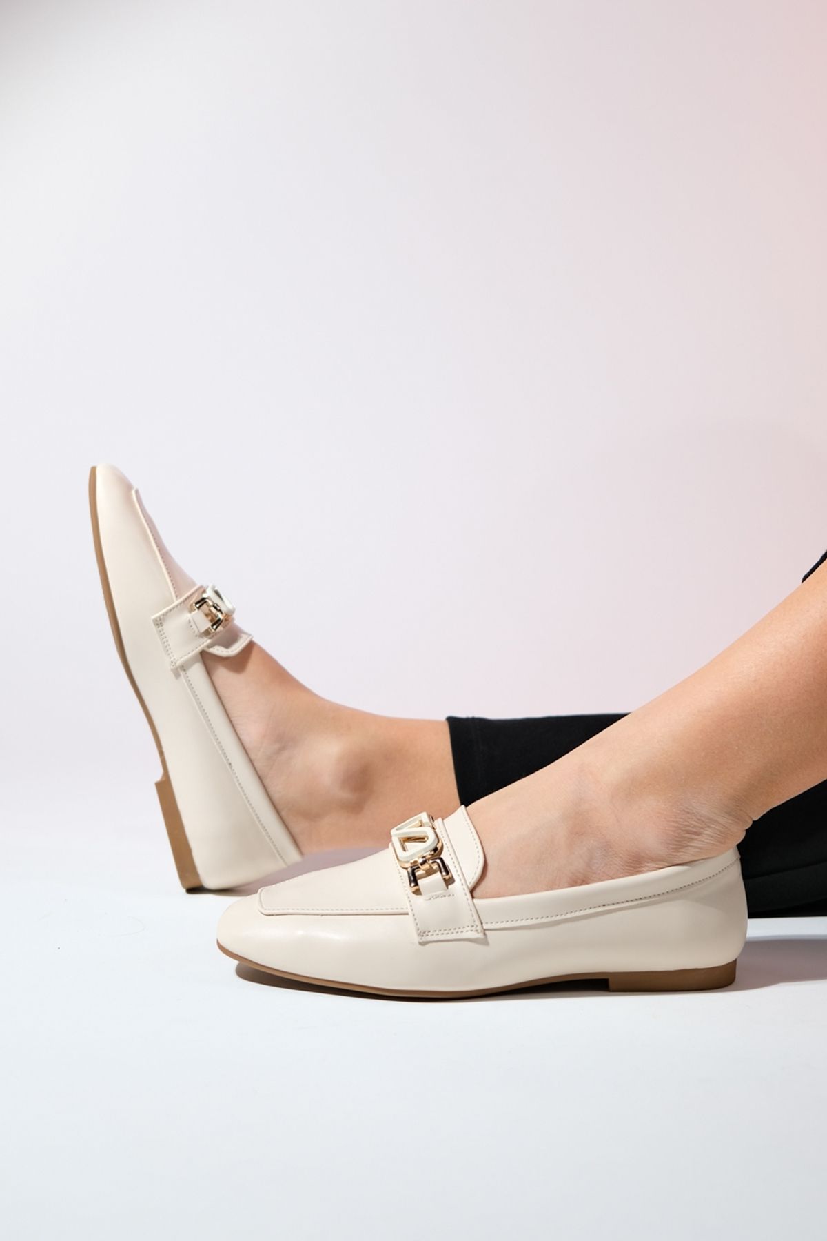 لوفر نود زنانه کفش های لوبری سگک پکوس بژ luvishoes