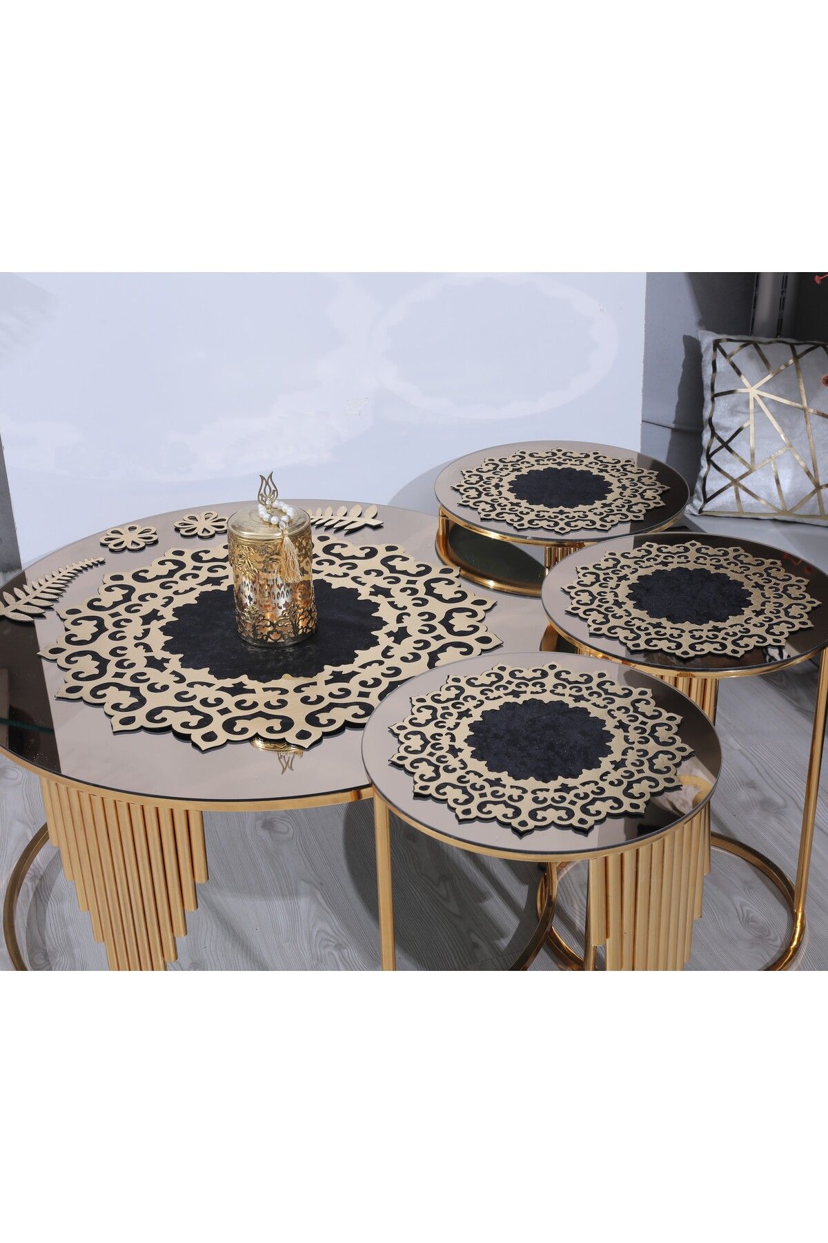SEHARA Set Huse Masuta De Cafea/1 Aler Ortasehpa (60 Cm)/3 Bucati (33 Cm) Husa/ Catifea Neagra/ Brodat Auriu/4 Bucati - Mărime unică